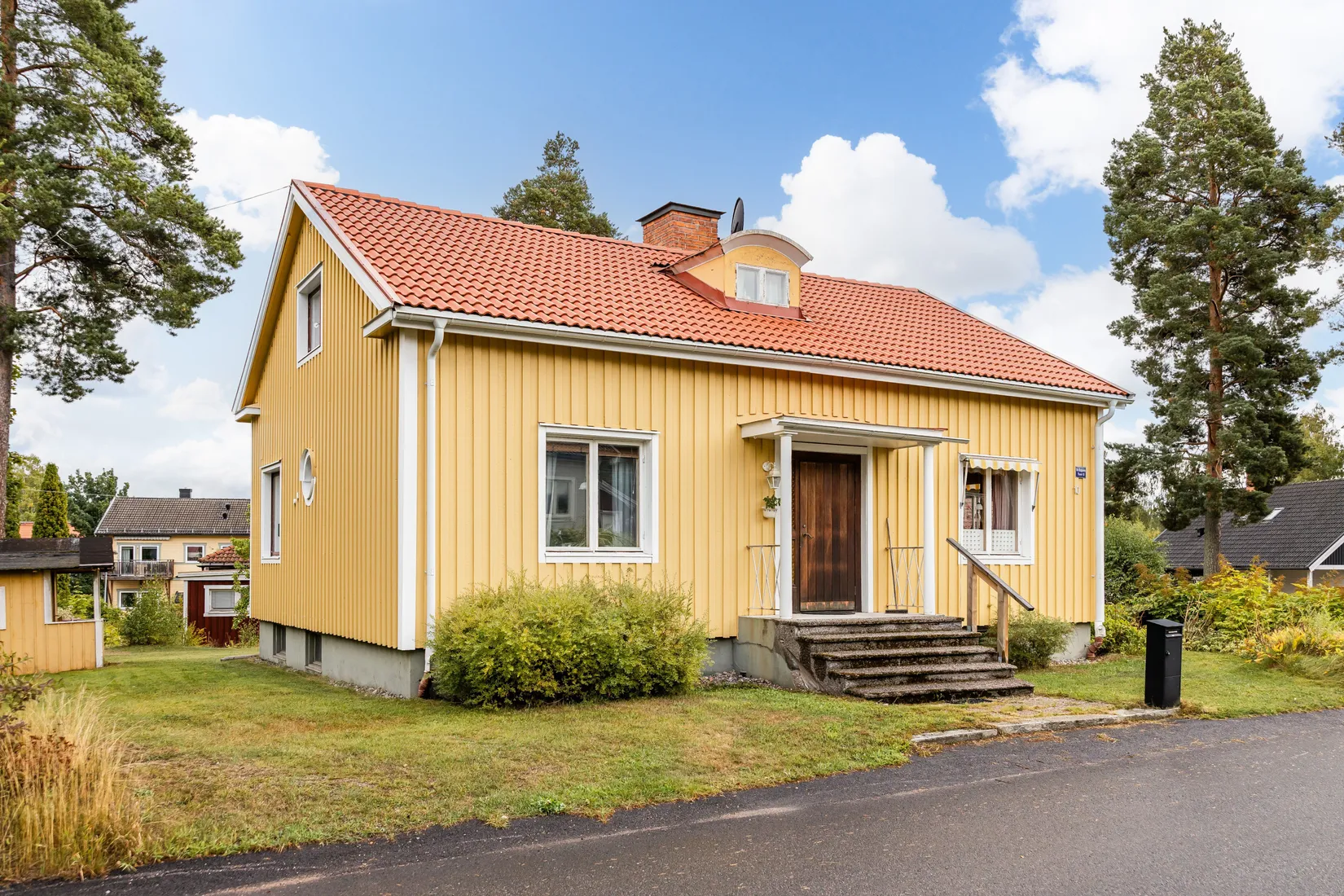 Villa, Rödfärgsvägen 10, Centralt, Daglöstäkten, Falun