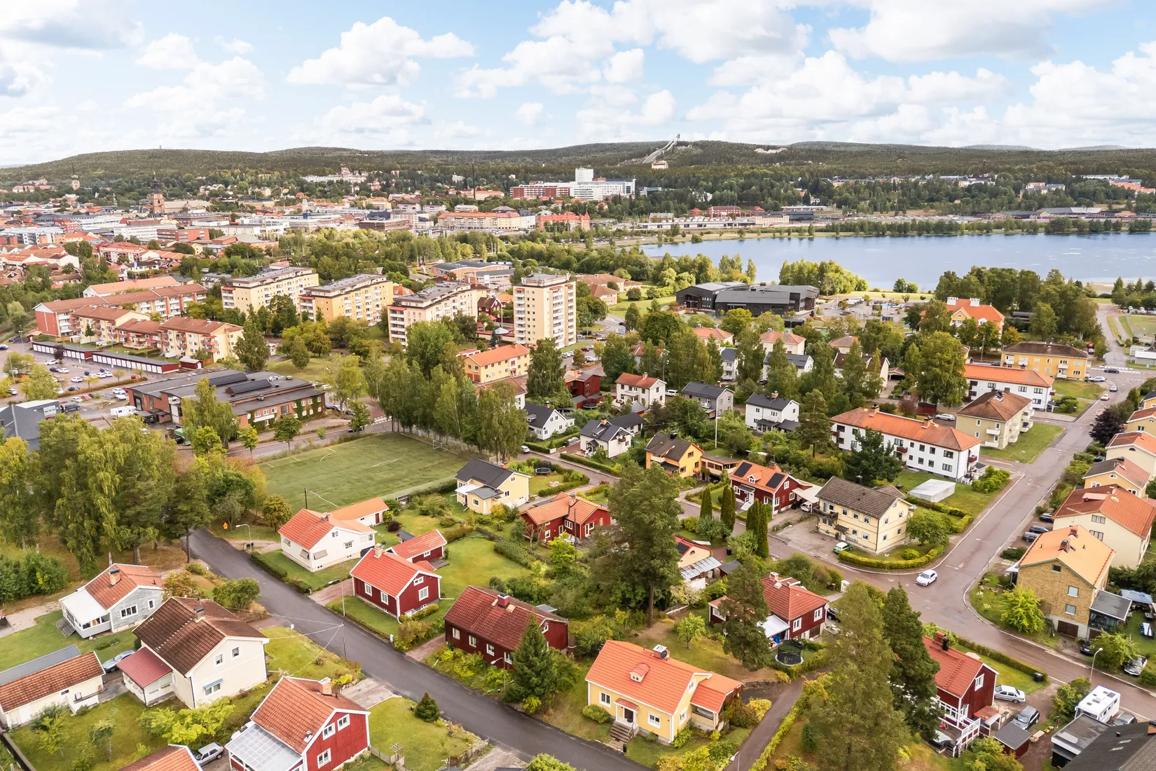 Villa, Rödfärgsvägen 10, Centralt, Daglöstäkten, Falun