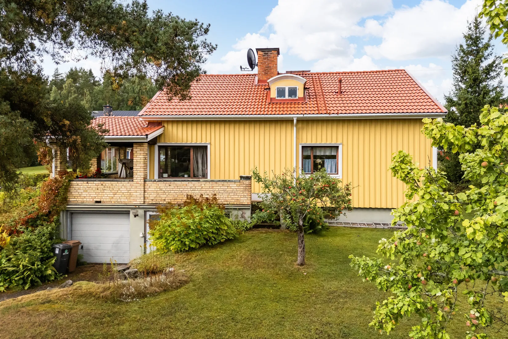 Villa, Rödfärgsvägen 10, Centralt, Daglöstäkten, Falun