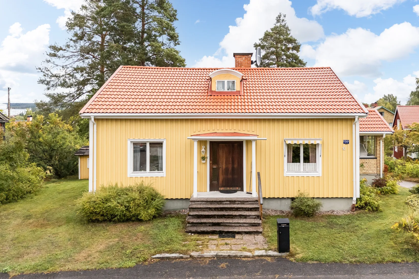 Villa, Rödfärgsvägen 10, Centralt, Daglöstäkten, Falun