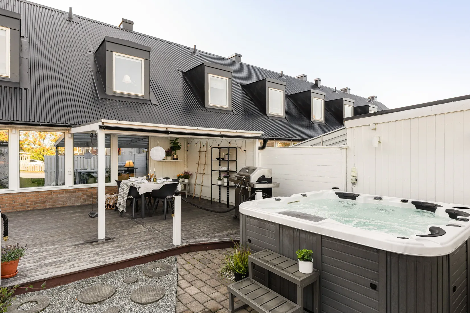 Radhus, Klarinettgatan 10, Gånsviksdalen, Härnösand