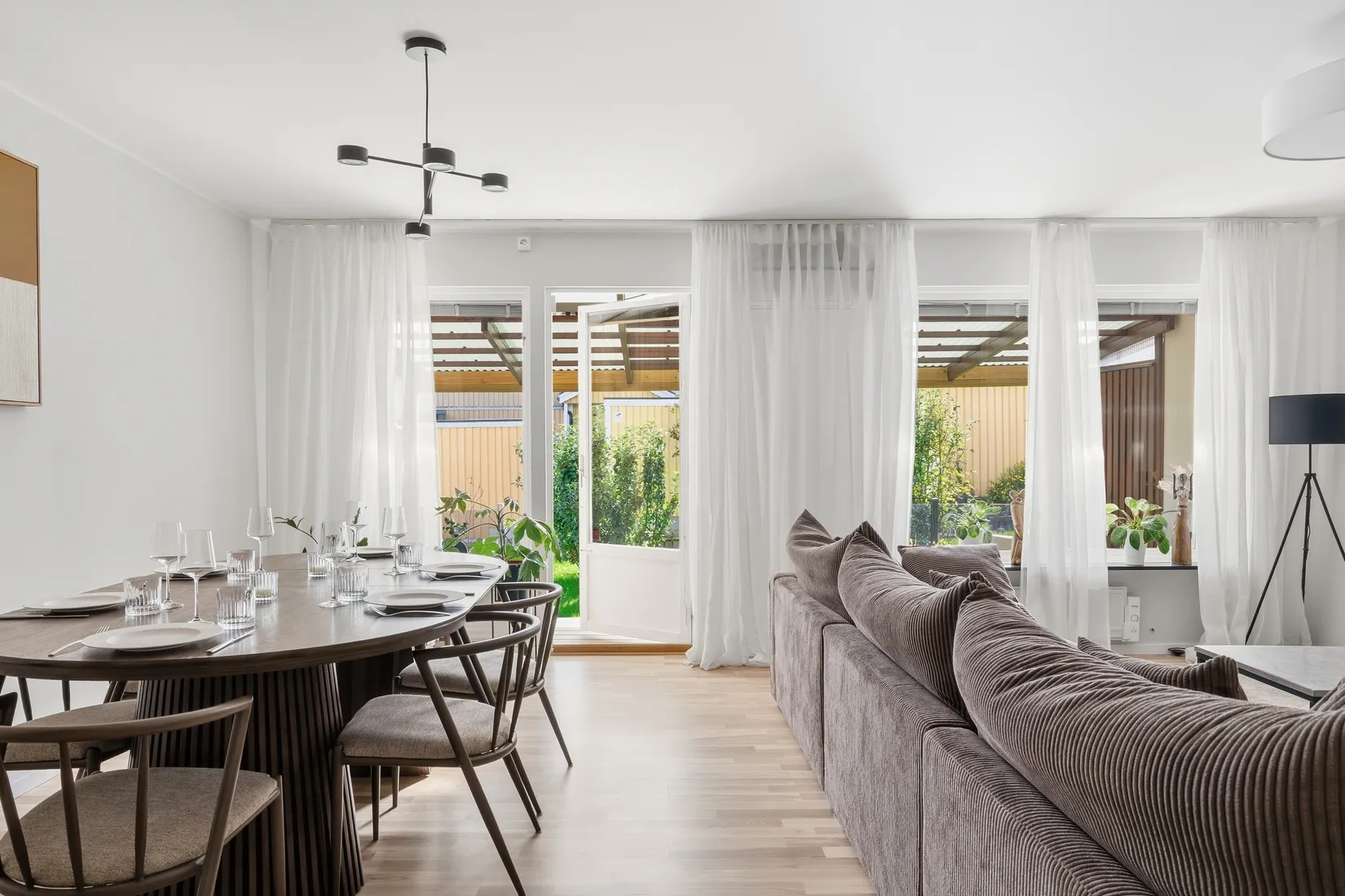 Radhus, Trädgårdsvägen 71, Töjnan, Sollentuna