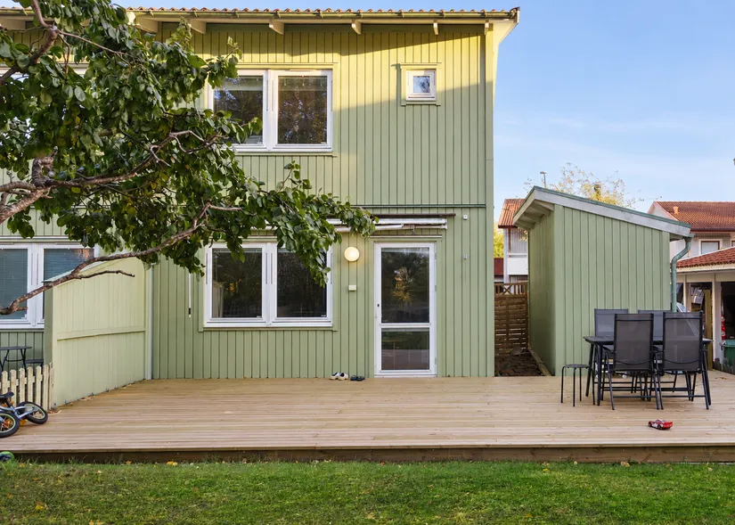 Radhus, Orkanvägen 13, Polhem, Järfälla