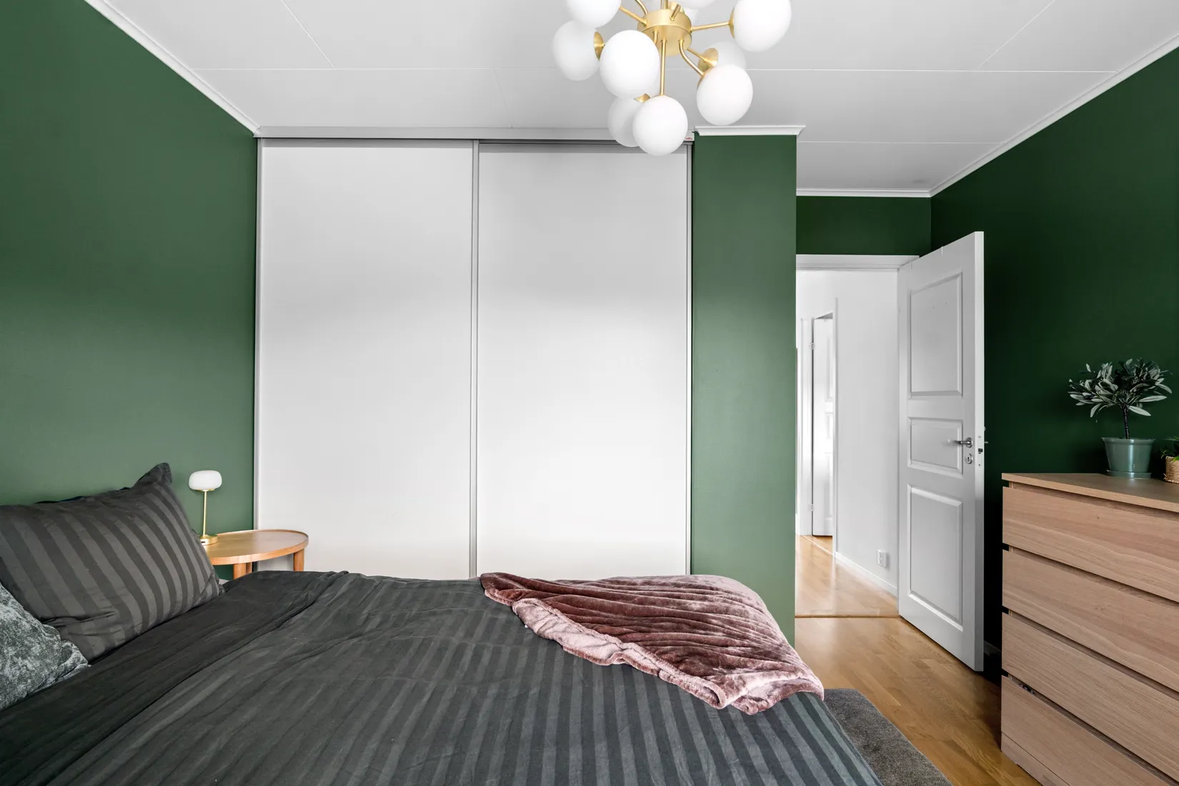 Radhus, Flygarvägen 18, Botkyrka