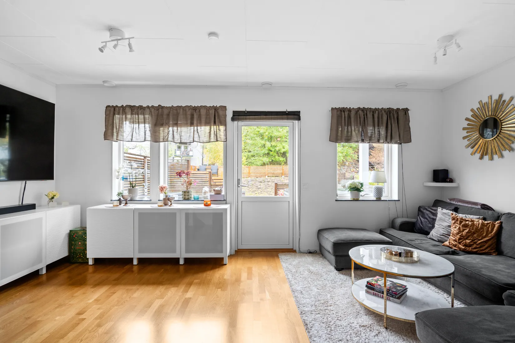 Radhus, Flygarvägen 18, Botkyrka
