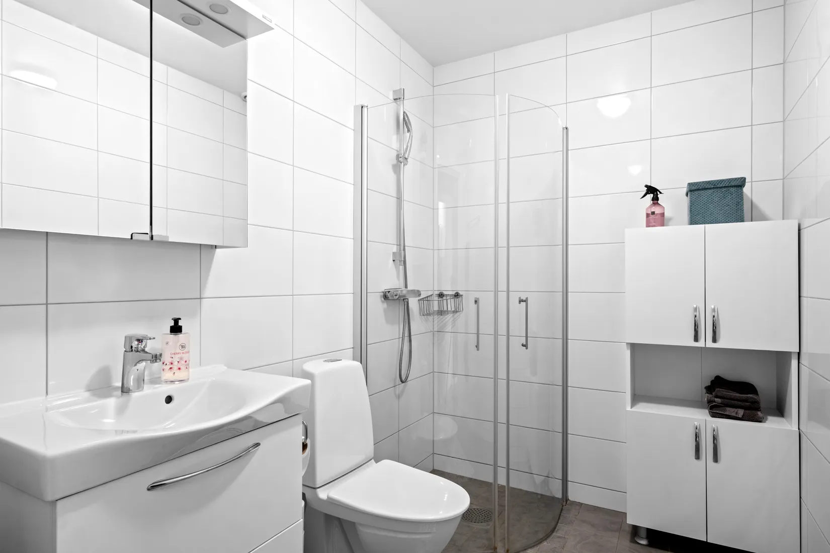 Radhus, Flygarvägen 18, Botkyrka
