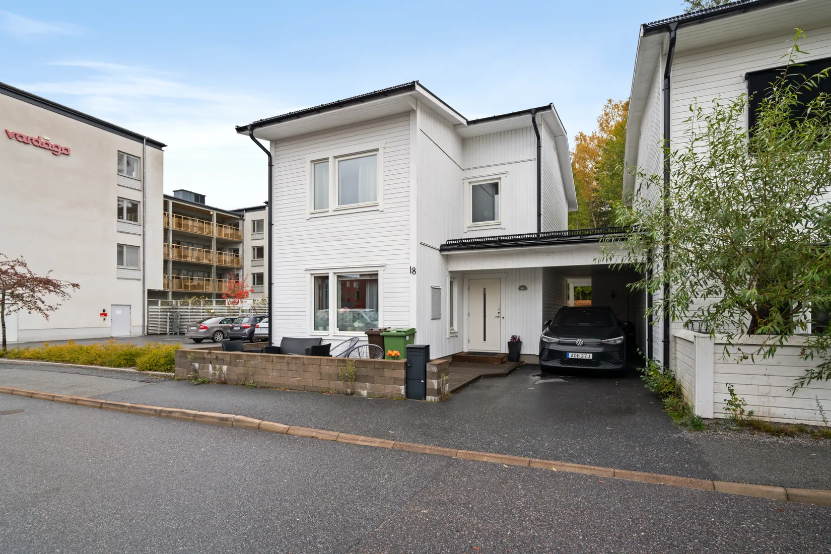 Radhus, Flygarvägen 18, Botkyrka