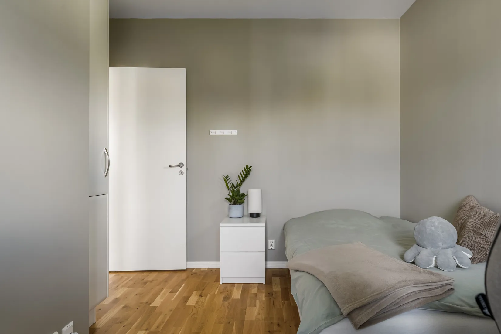 Radhus, Albatrossgatan 3B, Lanna, Lekeberg