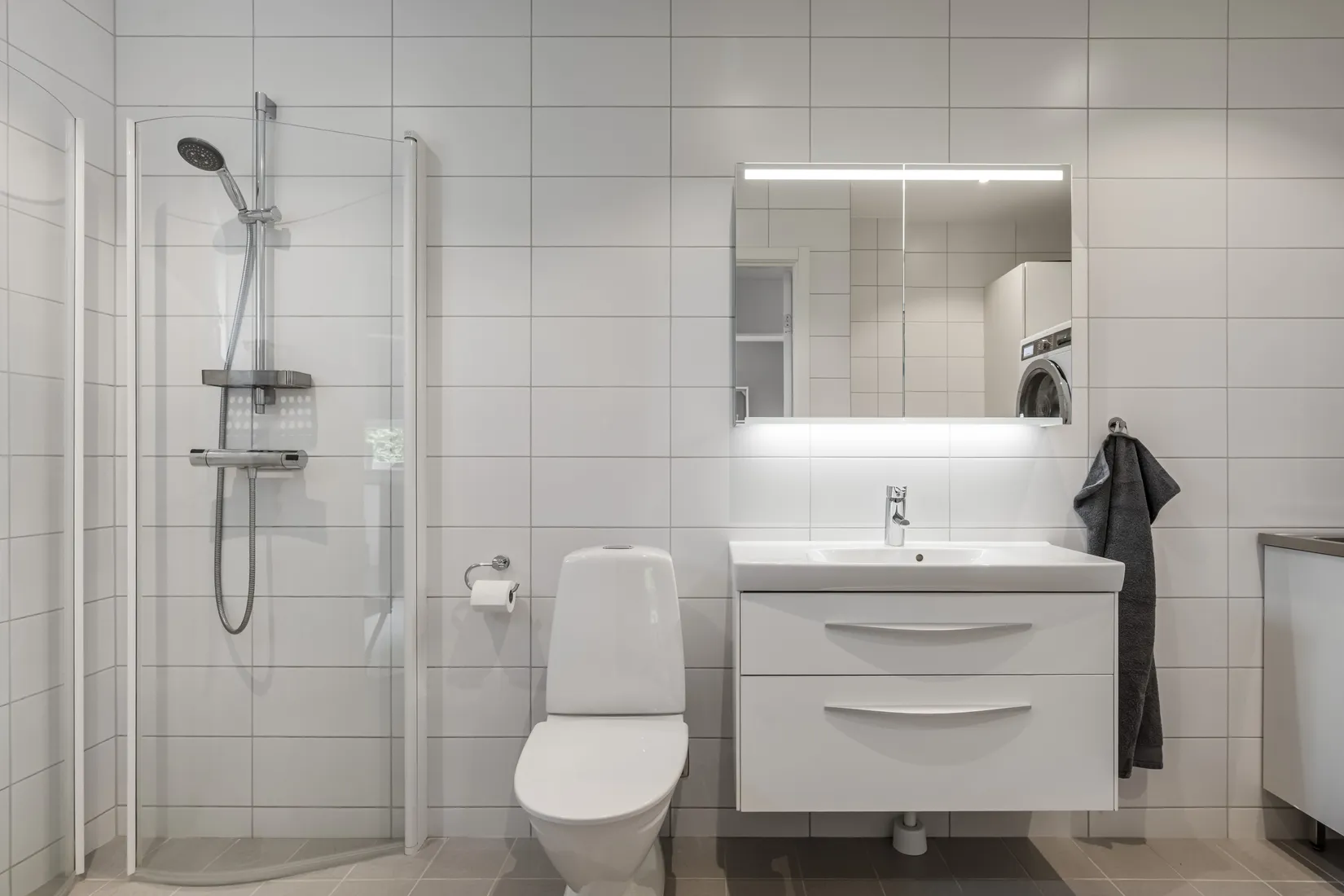 Radhus, Albatrossgatan 3B, Lanna, Lekeberg