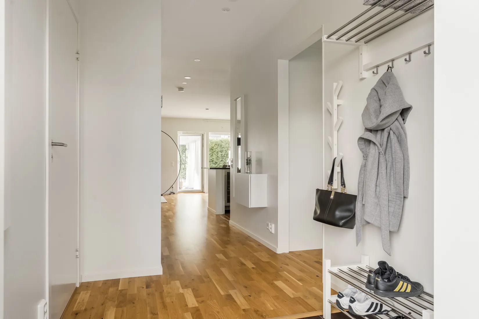 Radhus, Albatrossgatan 3B, Lanna, Lekeberg