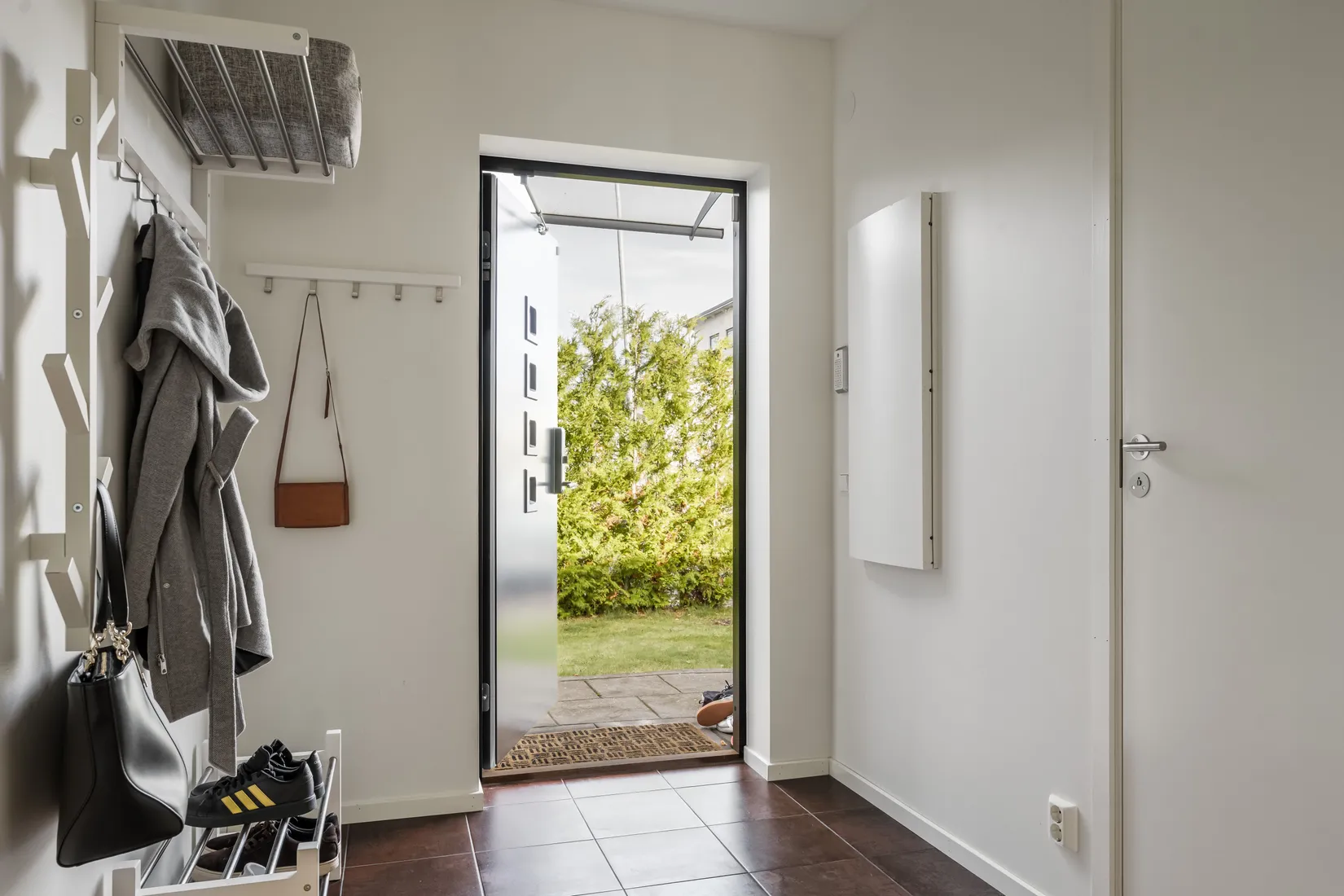 Radhus, Albatrossgatan 3B, Lanna, Lekeberg