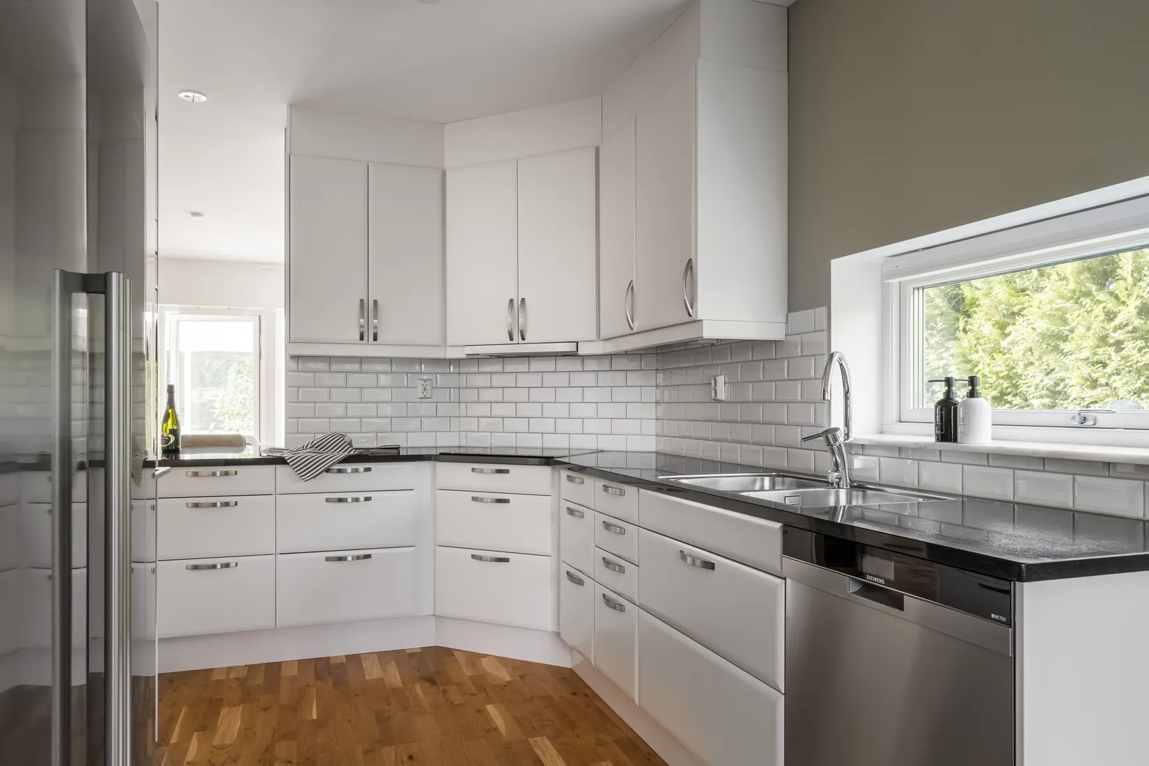 Radhus, Albatrossgatan 3B, Lanna, Lekeberg