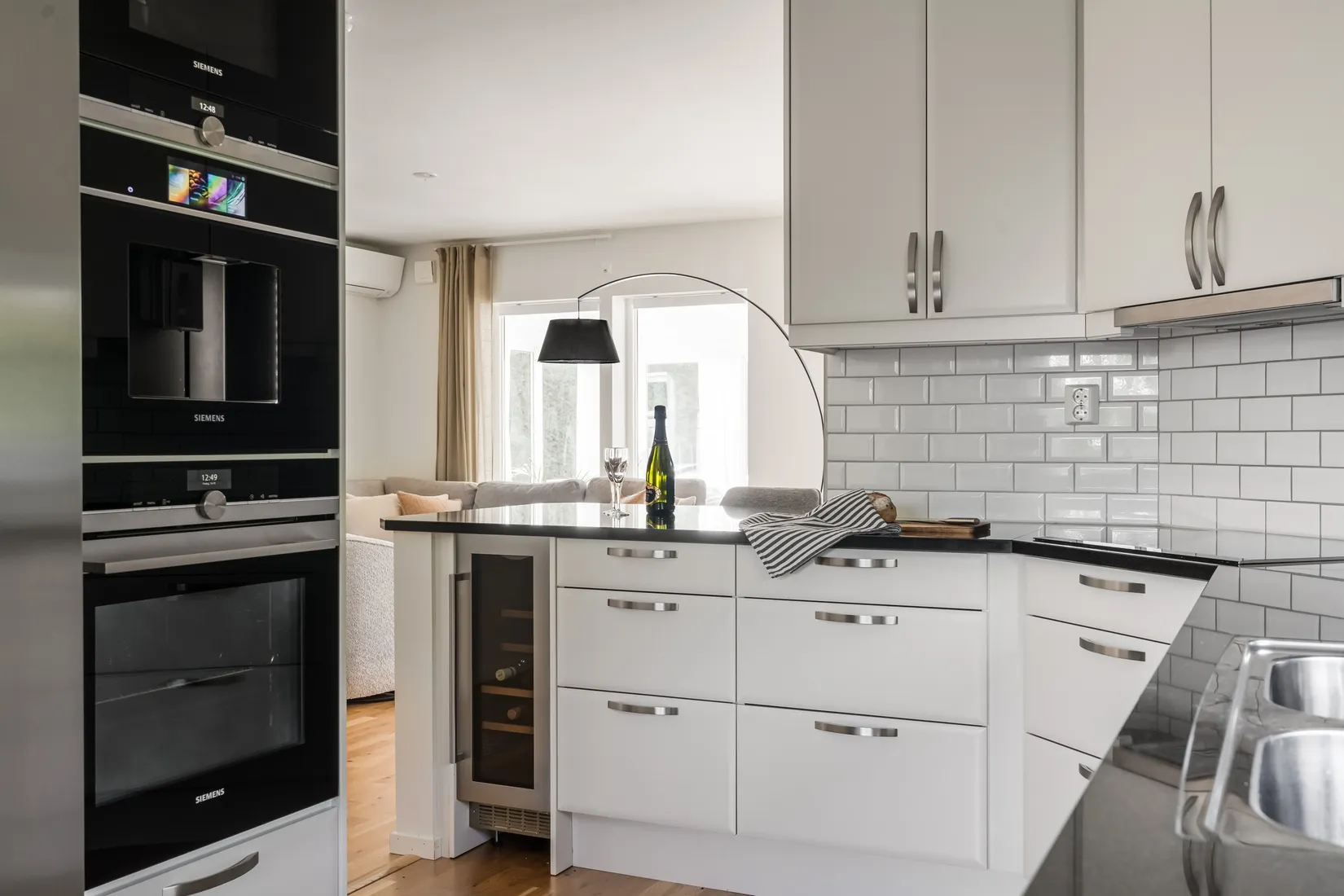 Radhus, Albatrossgatan 3B, Lanna, Lekeberg