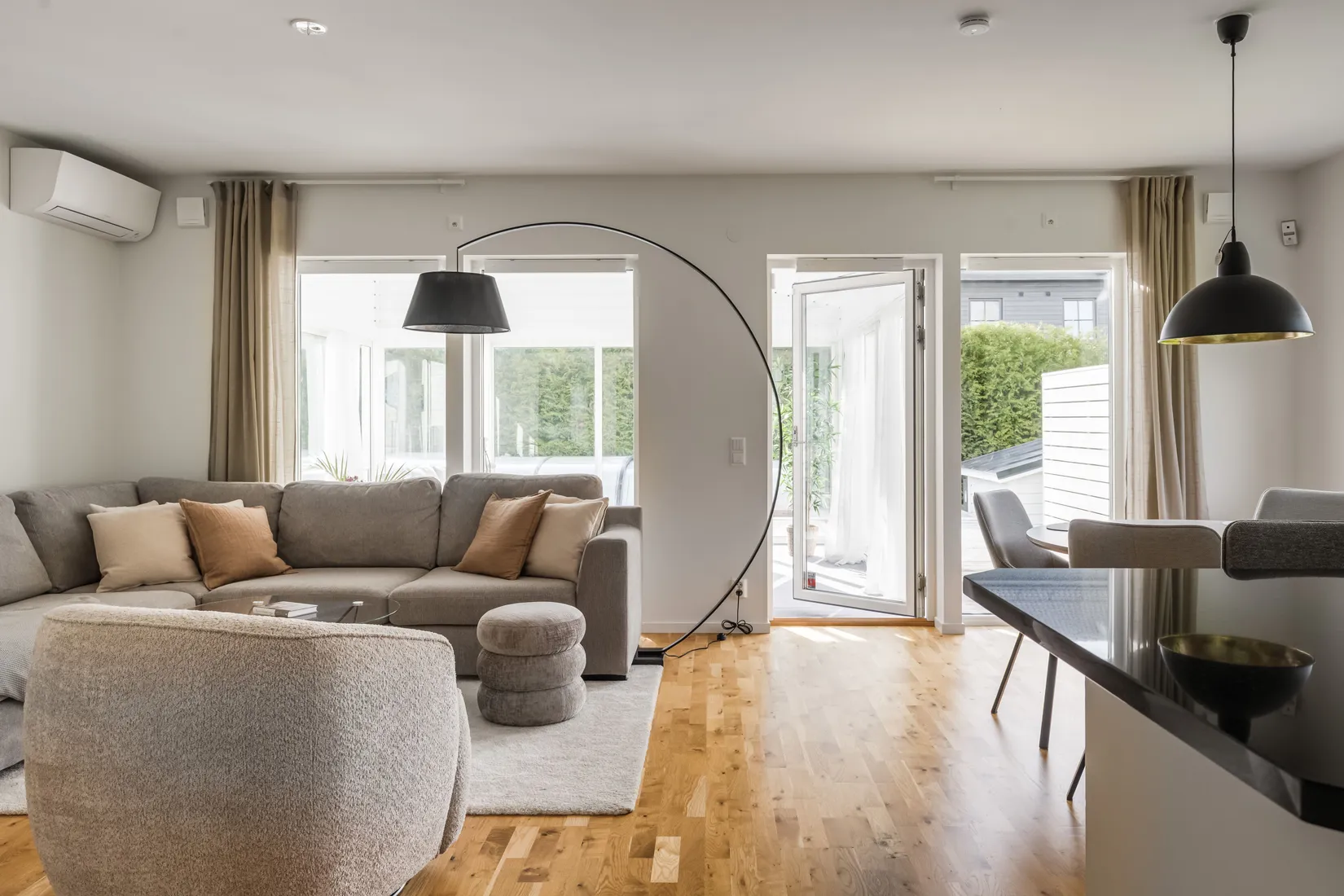 Radhus, Albatrossgatan 3B, Lanna, Lekeberg
