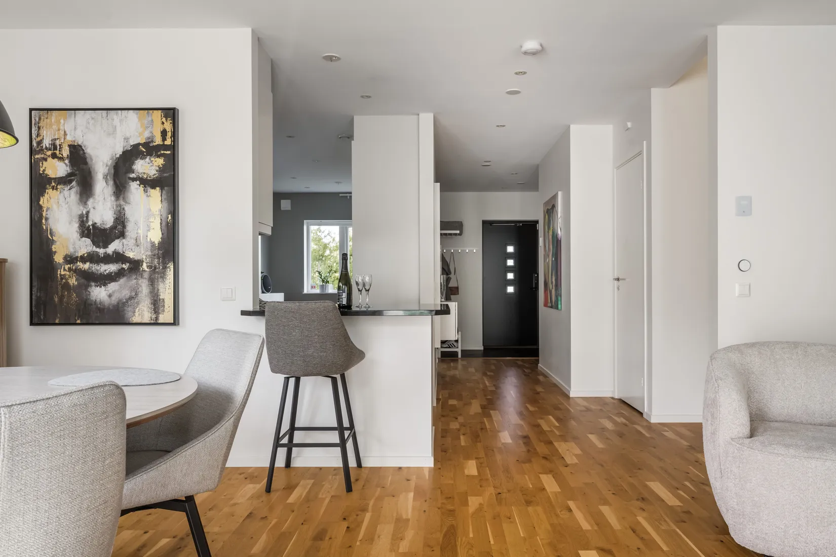 Radhus, Albatrossgatan 3B, Lanna, Lekeberg