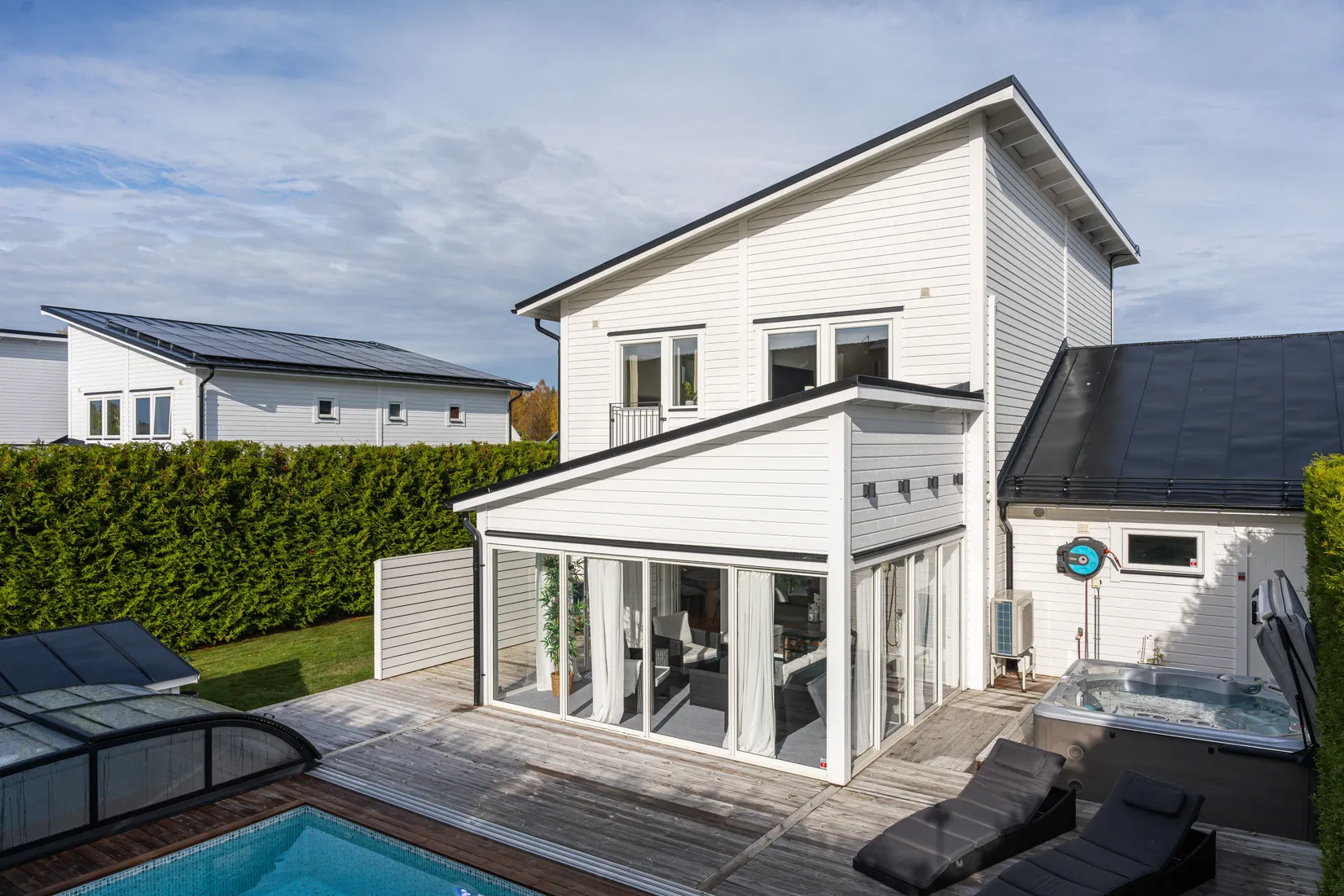 Radhus, Albatrossgatan 3B, Lanna, Lekeberg