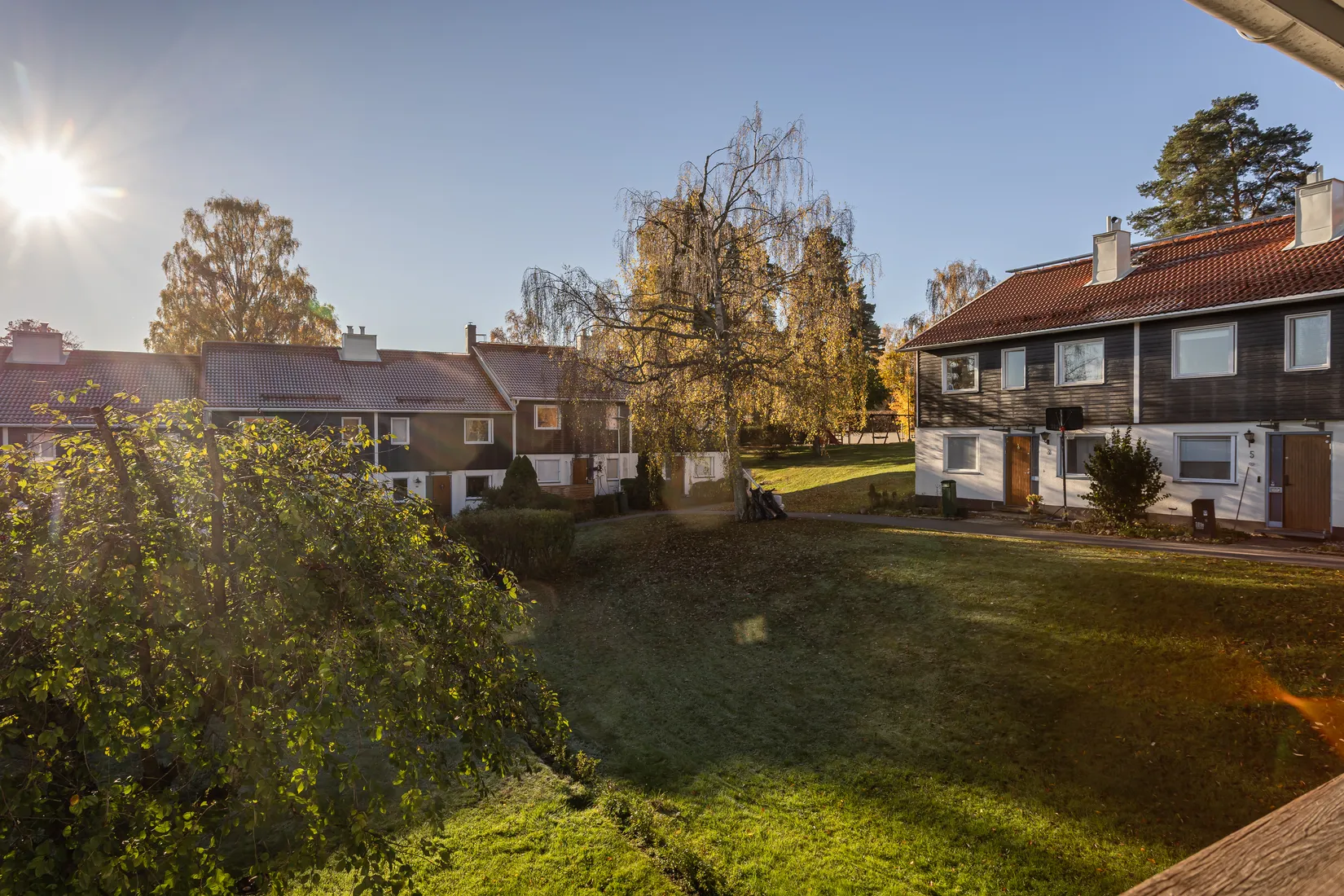 Radhus, Rådjursstigen 40, Töjnan, Sollentuna