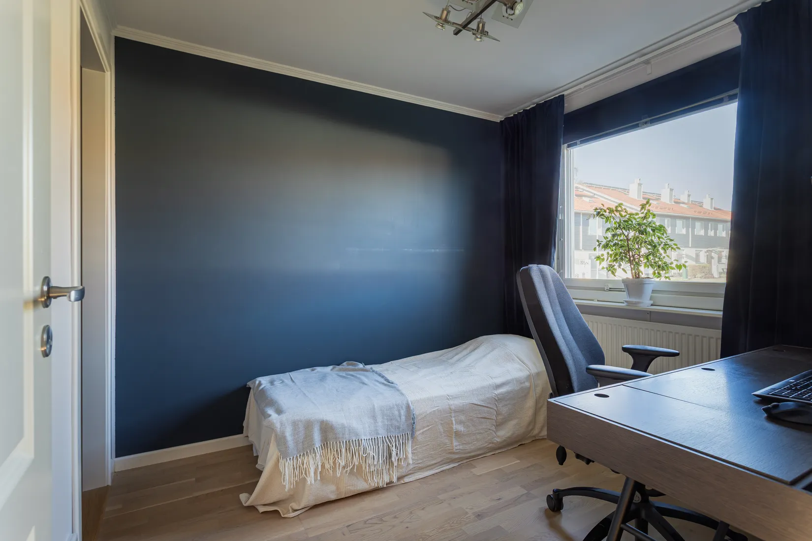 Radhus, Rådjursstigen 40, Töjnan, Sollentuna