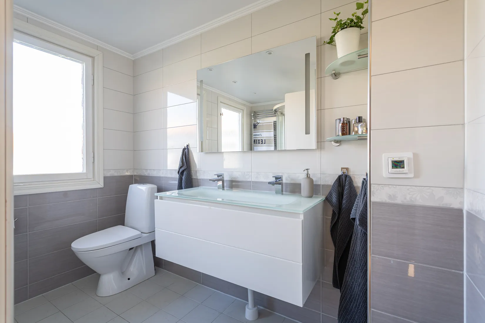 Radhus, Rådjursstigen 40, Töjnan, Sollentuna