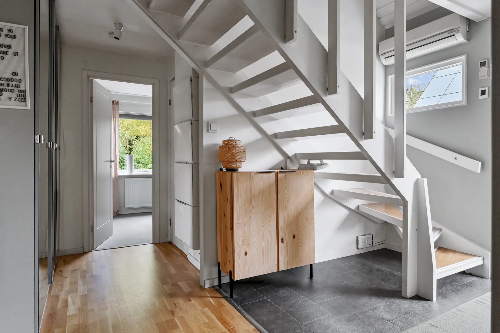 Radhus, Vitmåravägen 3, Sjukyrkoberget, Upplands Väsby