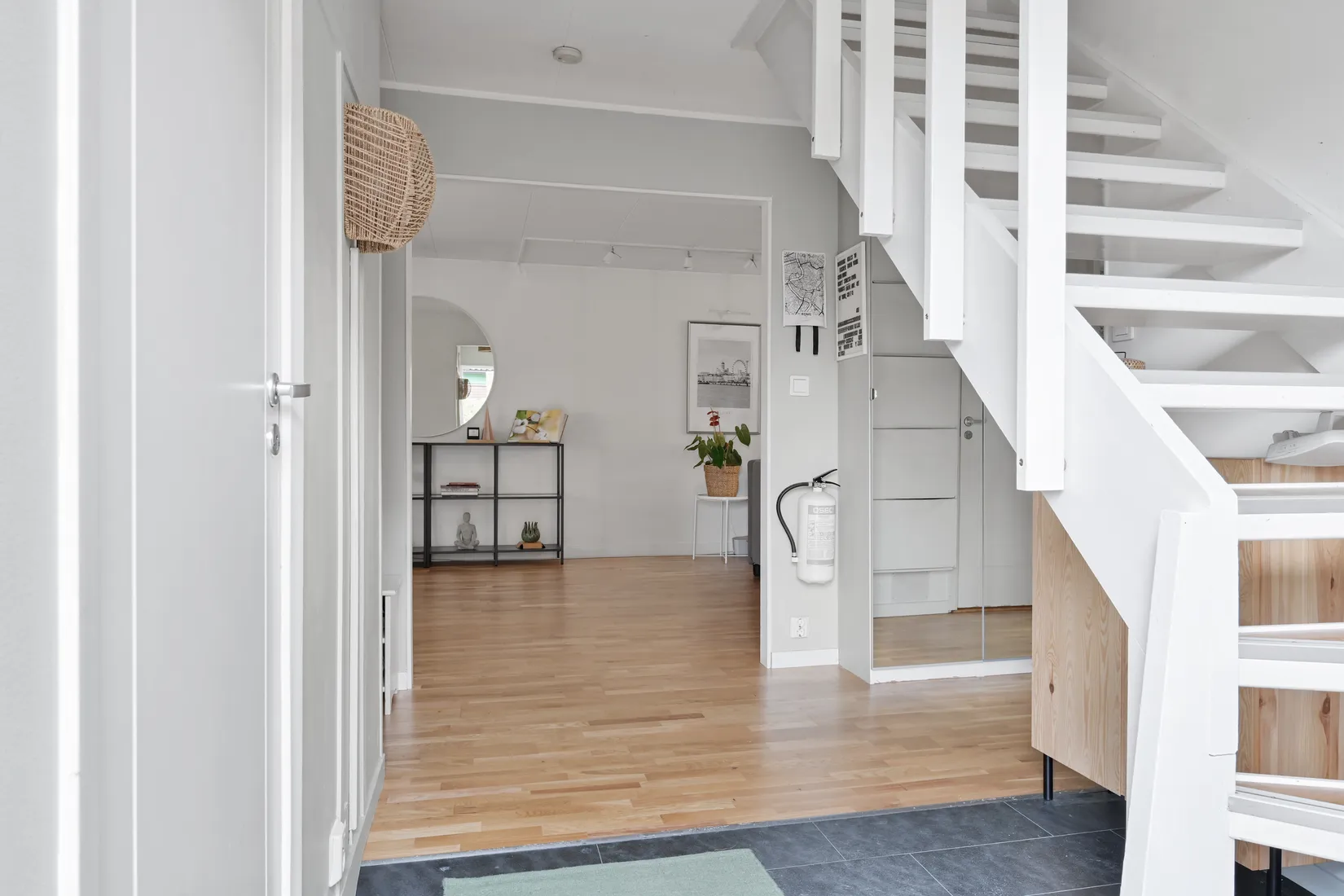 Radhus, Vitmåravägen 3, Sjukyrkoberget, Upplands Väsby