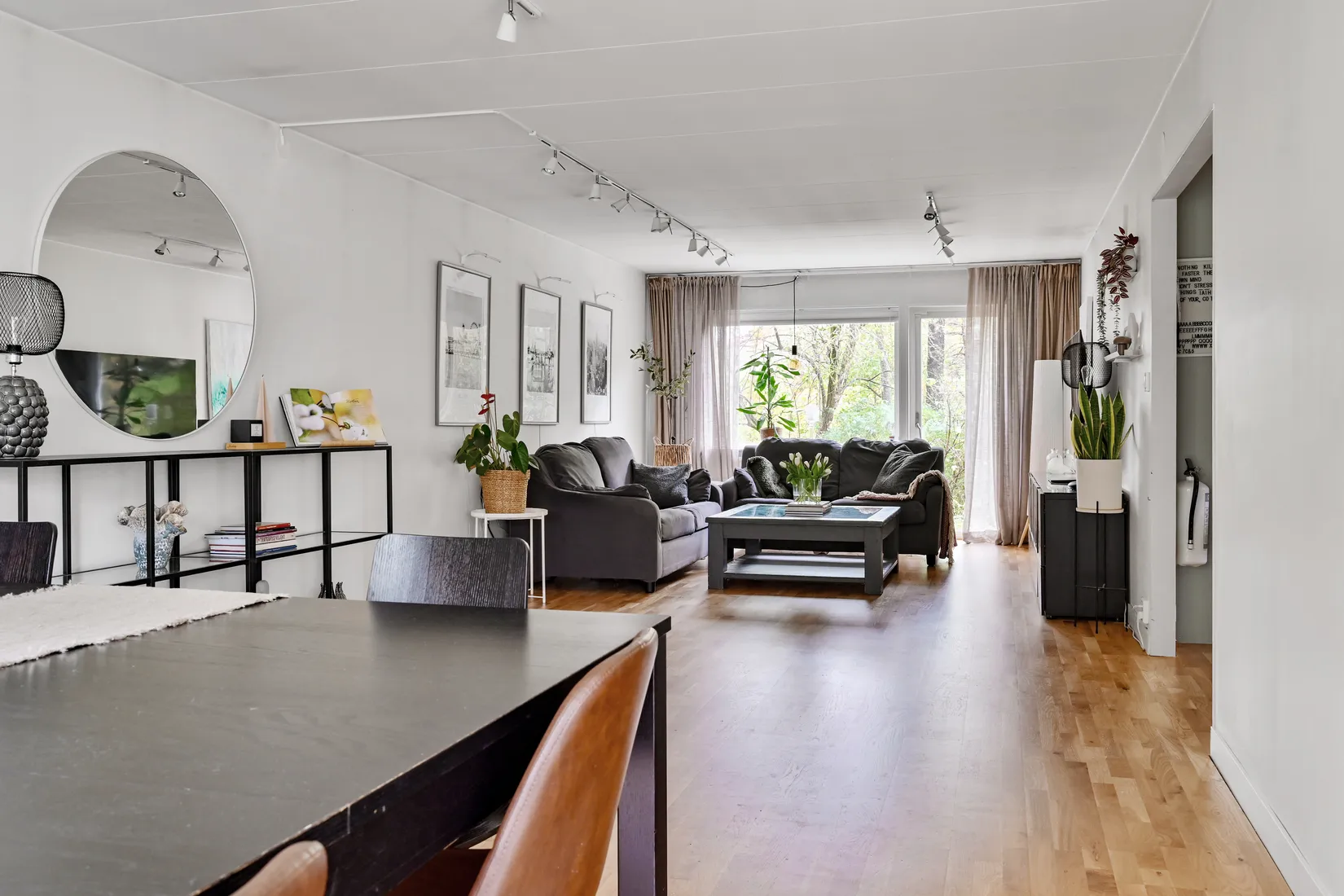 Radhus, Vitmåravägen 3, Sjukyrkoberget, Upplands Väsby