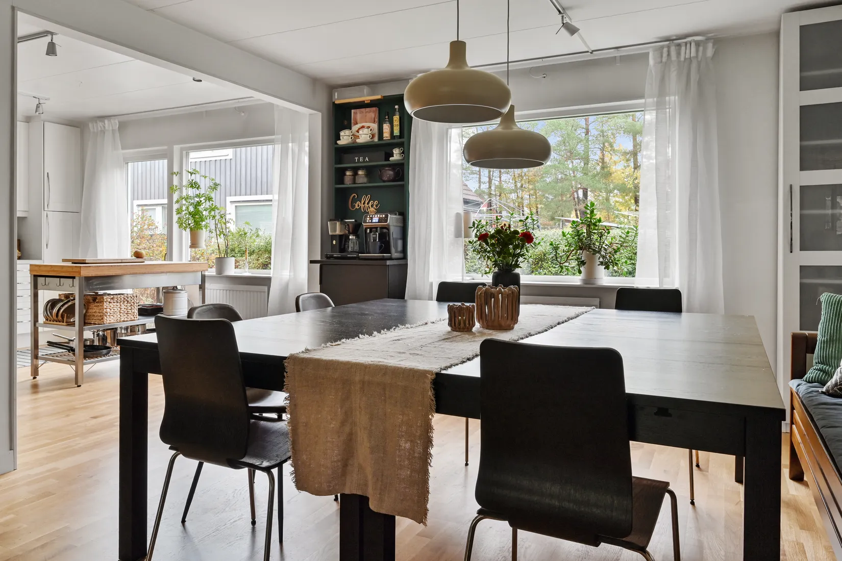 Radhus, Vitmåravägen 3, Sjukyrkoberget, Upplands Väsby