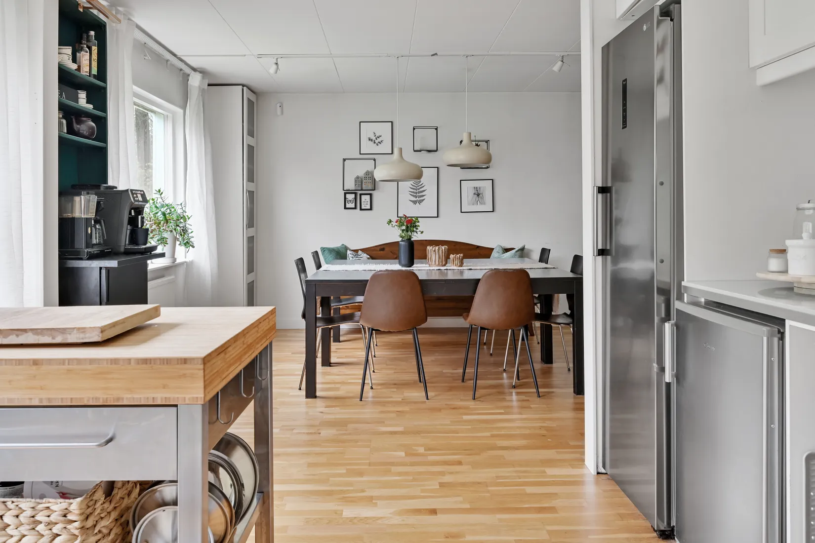 Radhus, Vitmåravägen 3, Sjukyrkoberget, Upplands Väsby