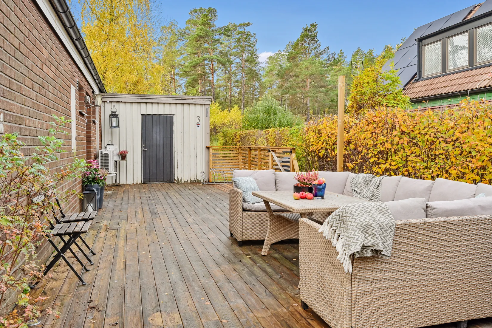 Radhus, Vitmåravägen 3, Sjukyrkoberget, Upplands Väsby