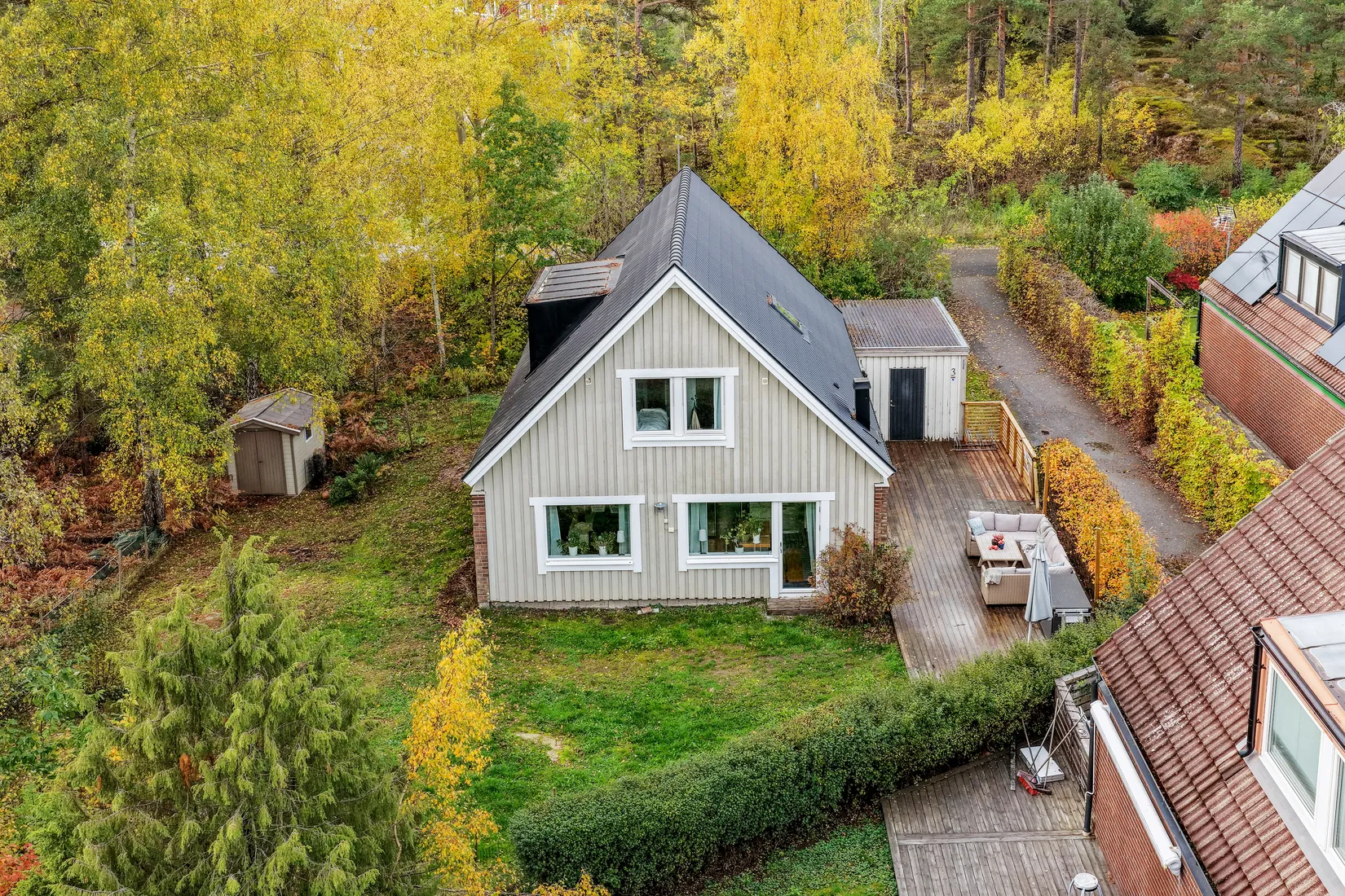 Radhus, Vitmåravägen 3, Sjukyrkoberget, Upplands Väsby