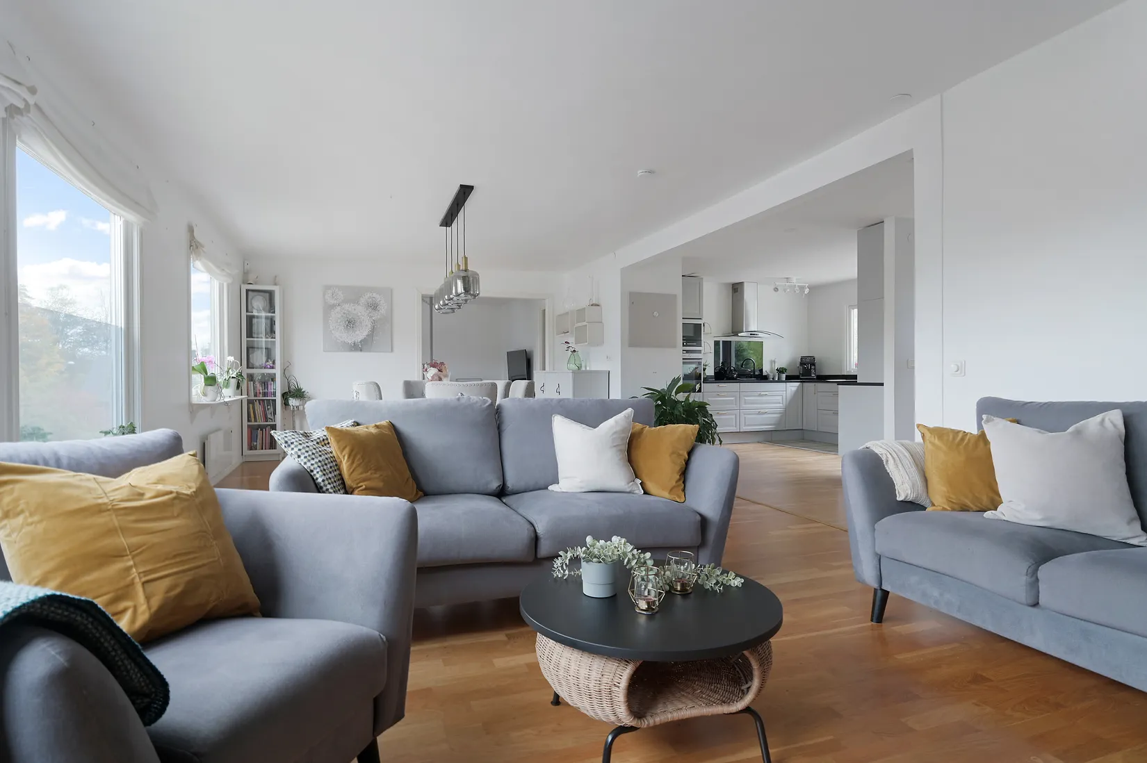 Villa, Dimvägen 22, Berghem, Järfälla