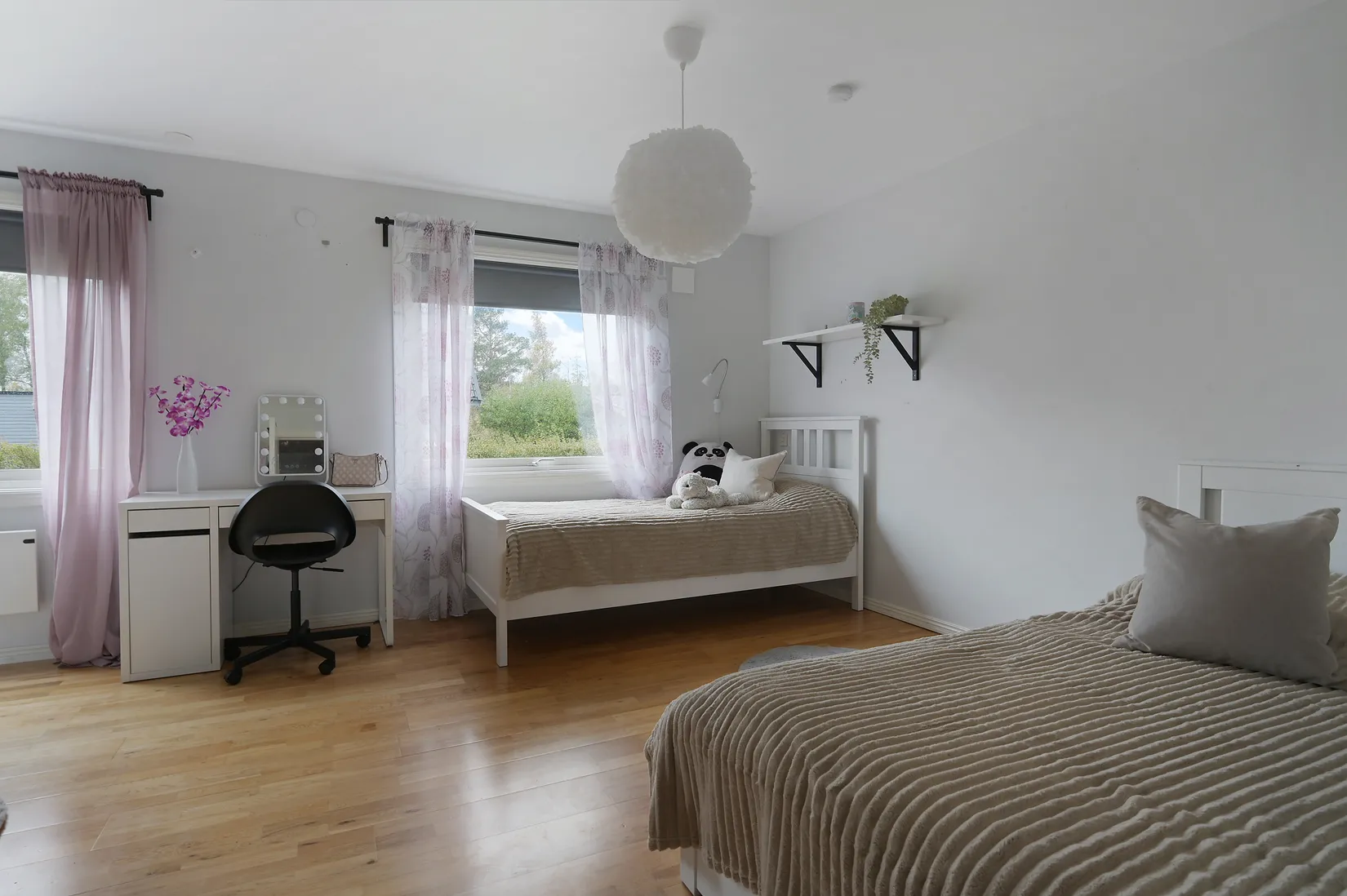 Villa, Dimvägen 22, Berghem, Järfälla
