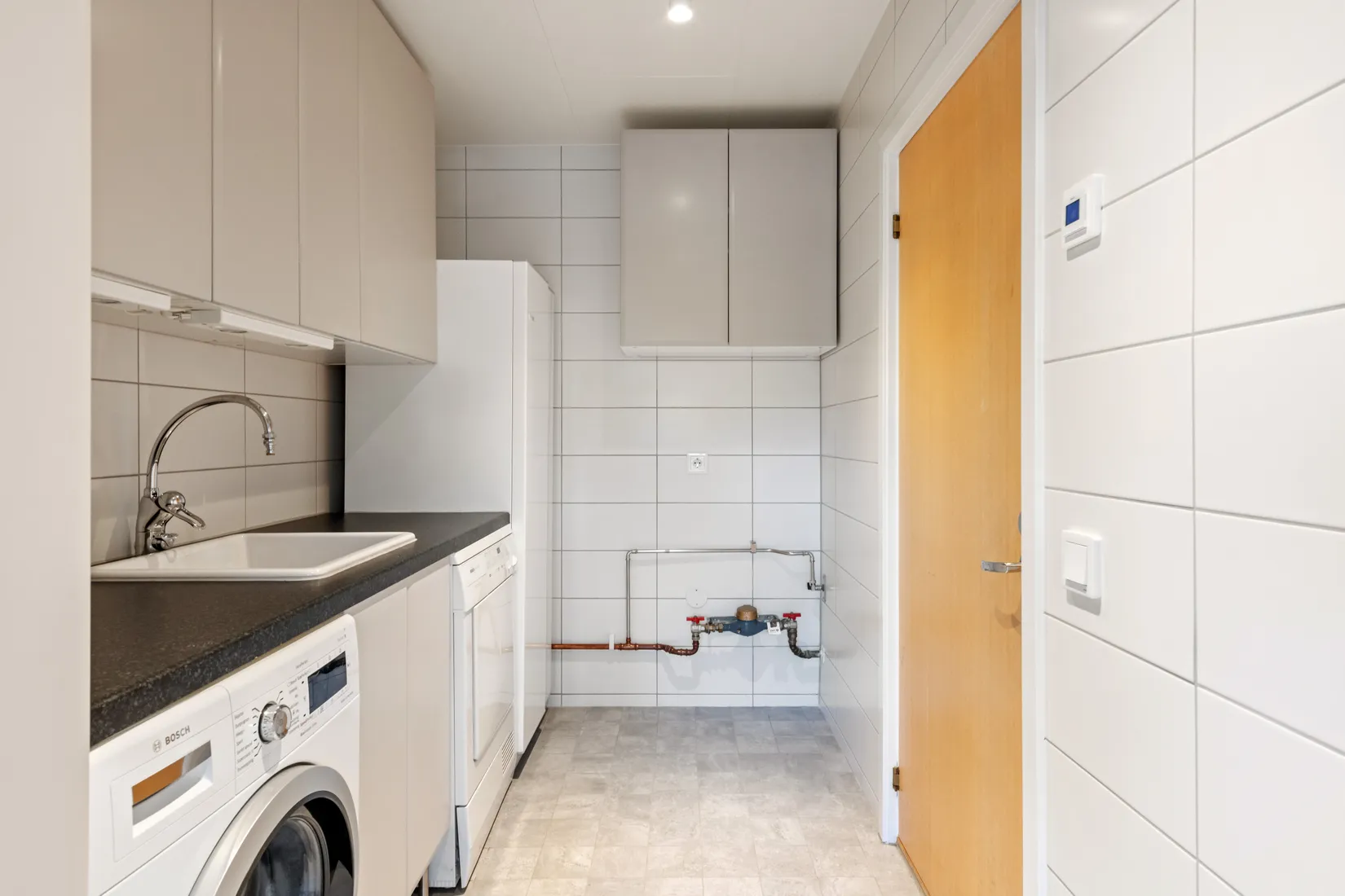 Radhus, Miklagårdsvägen 23, Täby Kyrkby, Täby