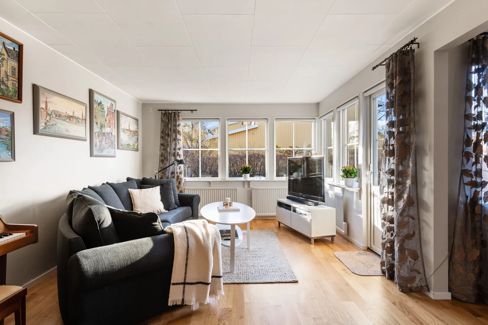Radhus, Miklagårdsvägen 23, Täby Kyrkby, Täby