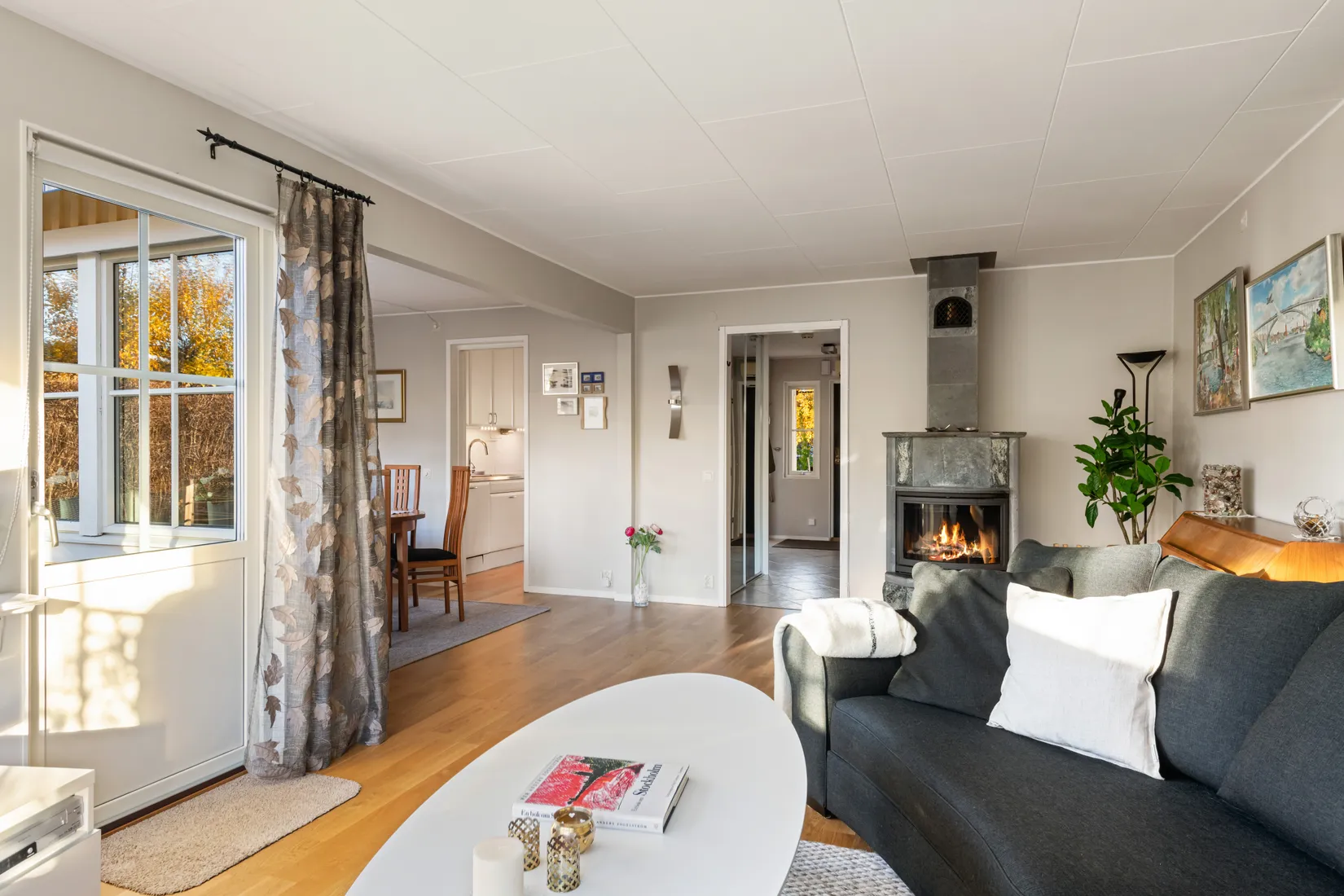 Radhus, Miklagårdsvägen 23, Täby Kyrkby, Täby