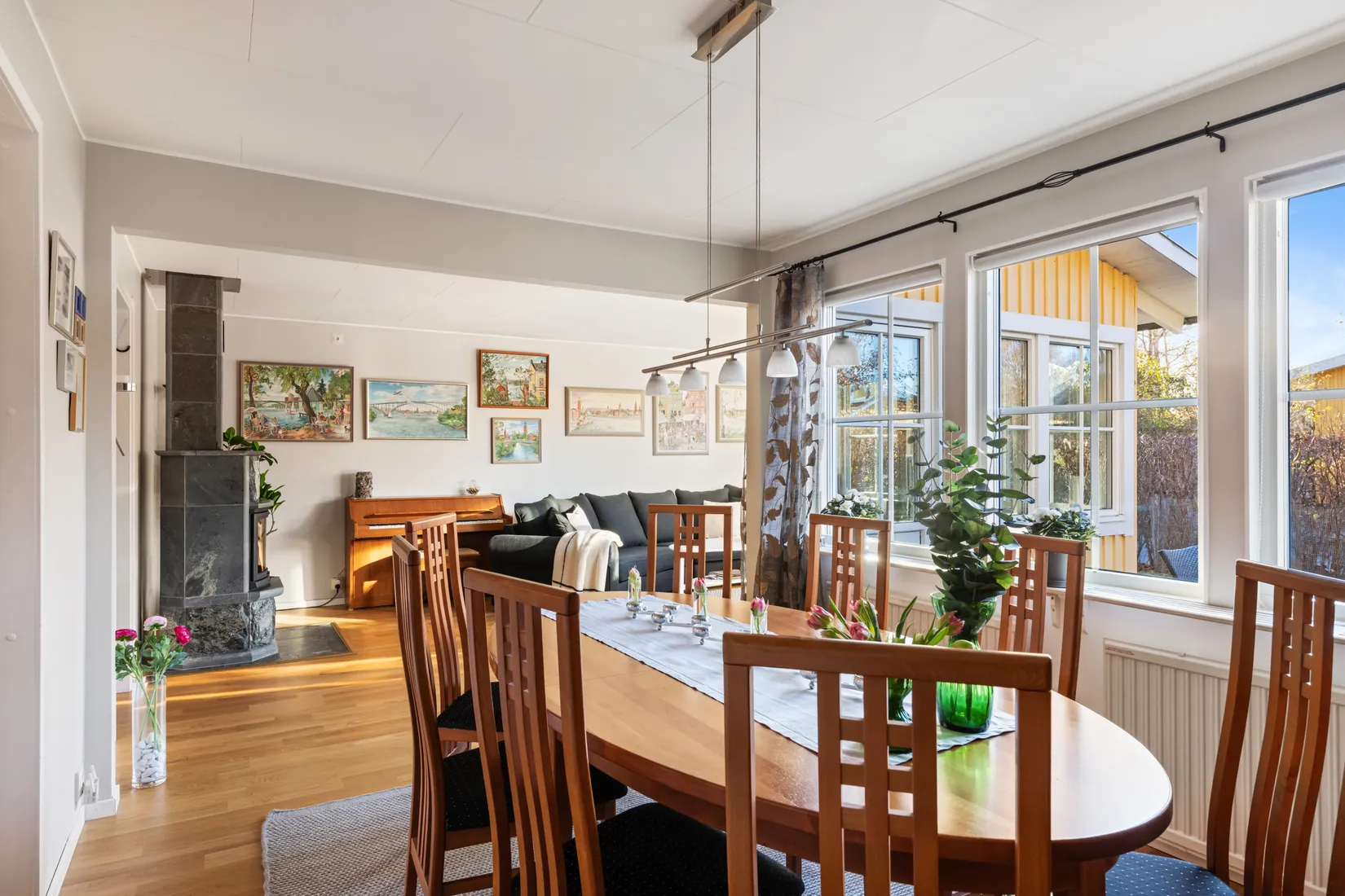 Radhus, Miklagårdsvägen 23, Täby Kyrkby, Täby