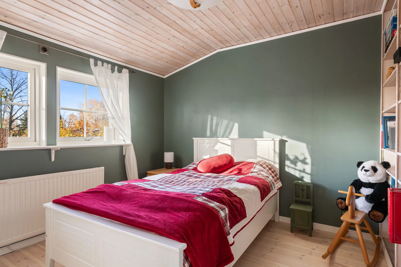 Radhus, Miklagårdsvägen 23, Täby Kyrkby, Täby