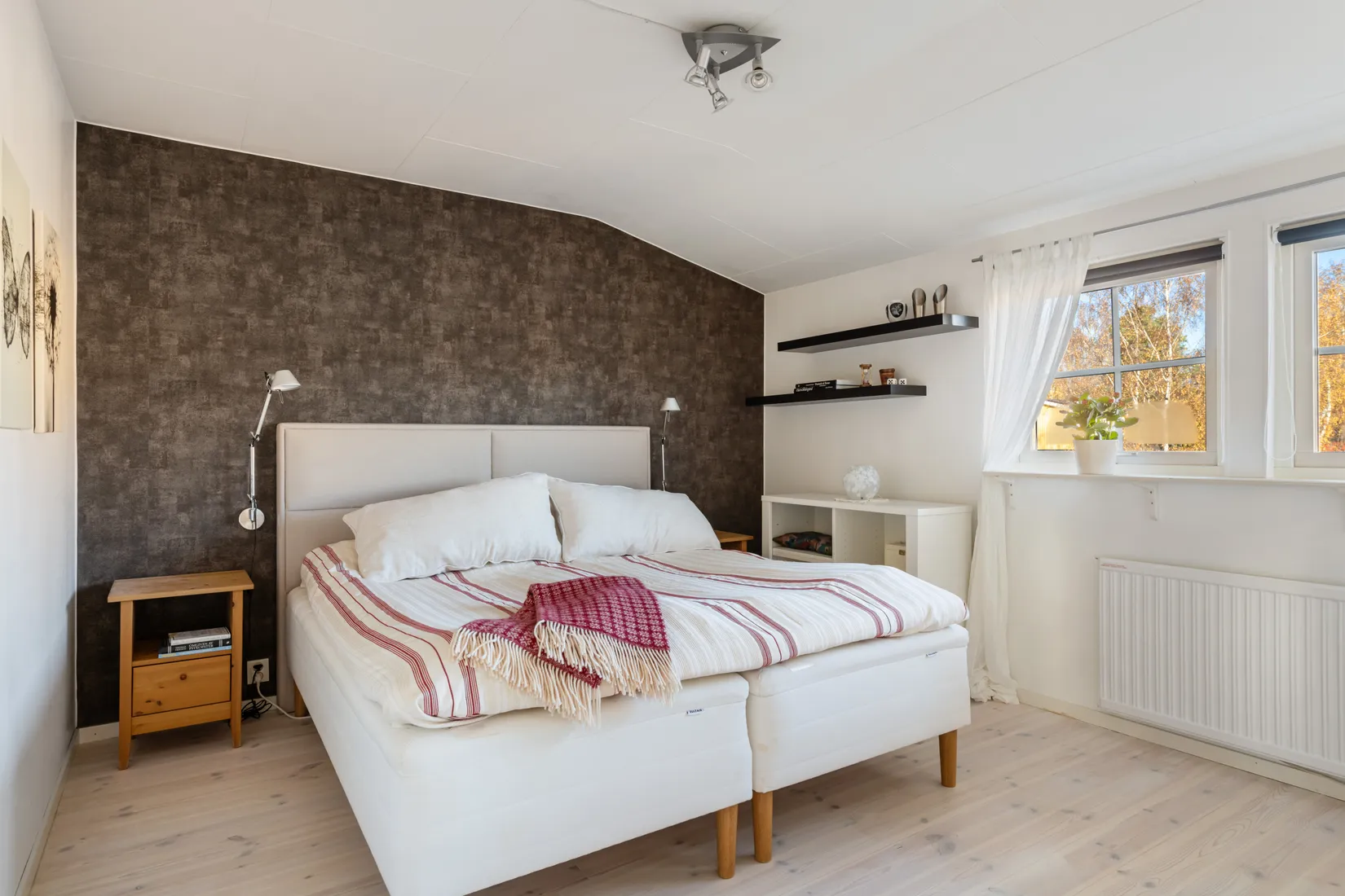 Radhus, Miklagårdsvägen 23, Täby Kyrkby, Täby