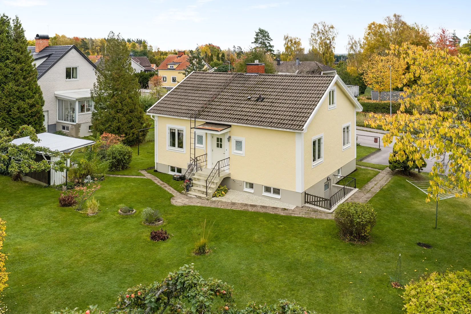 Villa, Skogalundsgatan 12, Holm/Brinken, Motala