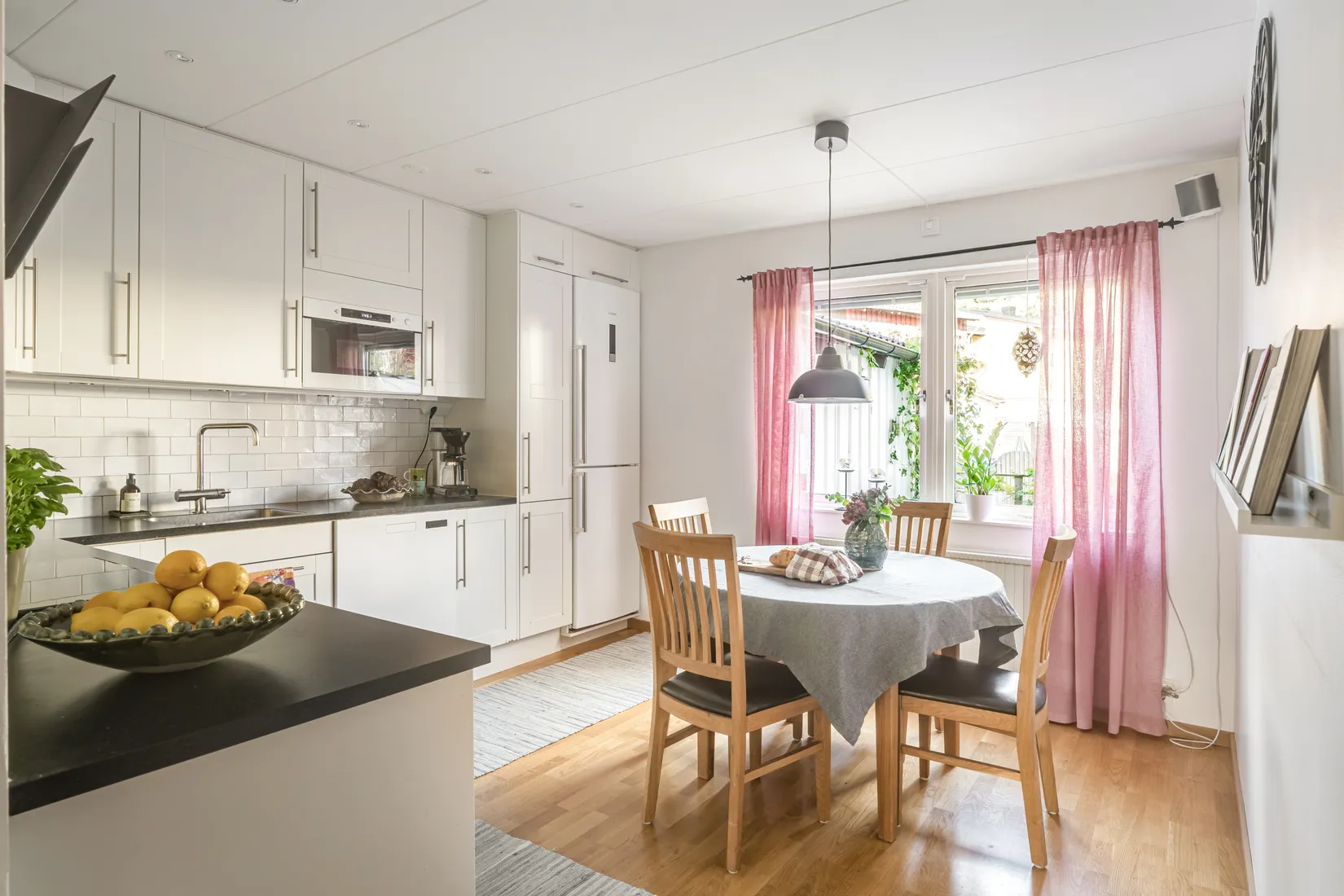 Villa, KRAGSTALUNDSVÄGEN 111, Kragsta, Vallentuna