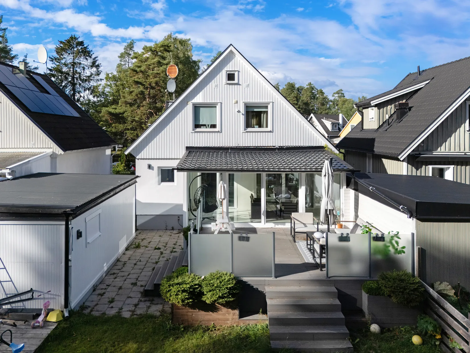 Radhus, Tvåspannsvägen 17, Jakobsberg, Järfälla