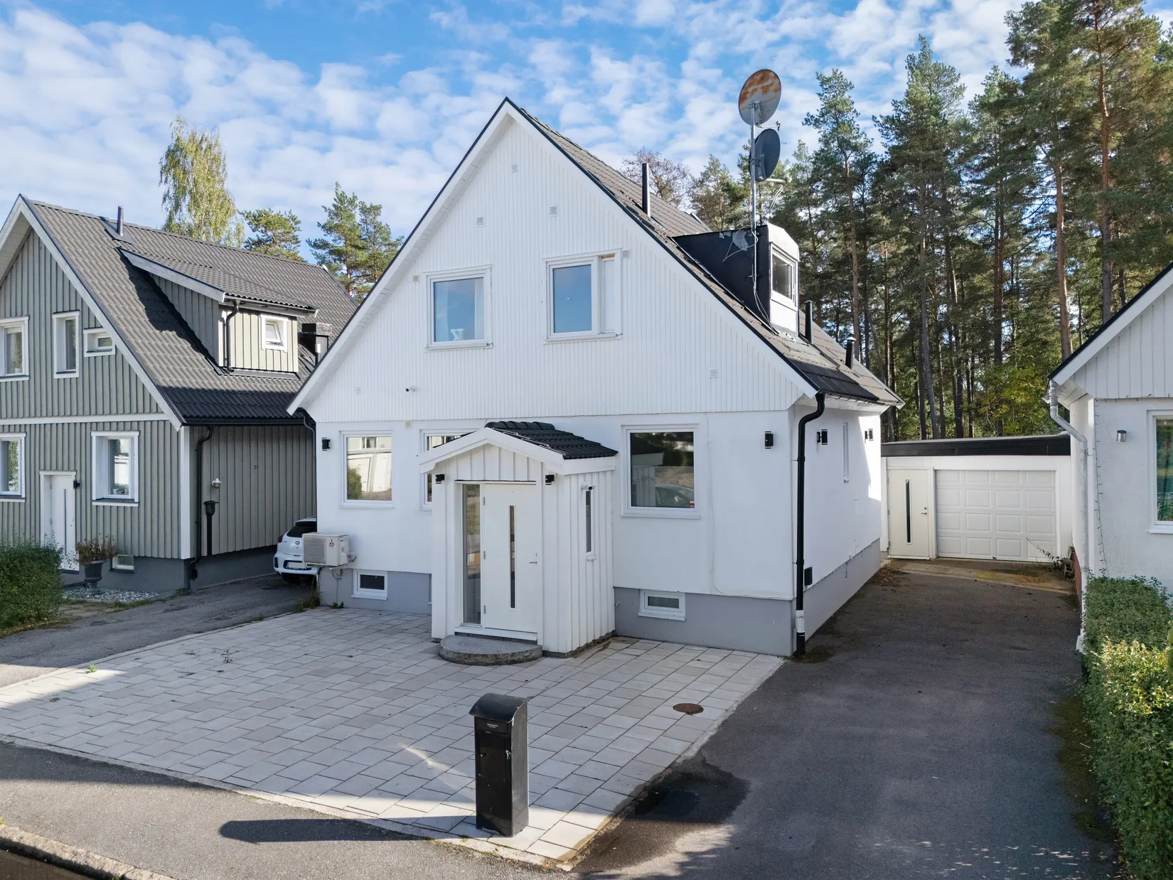 Radhus, Tvåspannsvägen 17, Jakobsberg, Järfälla