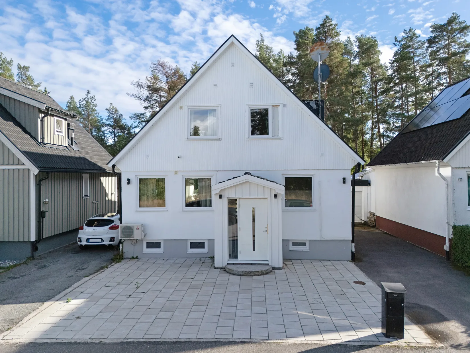 Radhus, Tvåspannsvägen 17, Jakobsberg, Järfälla