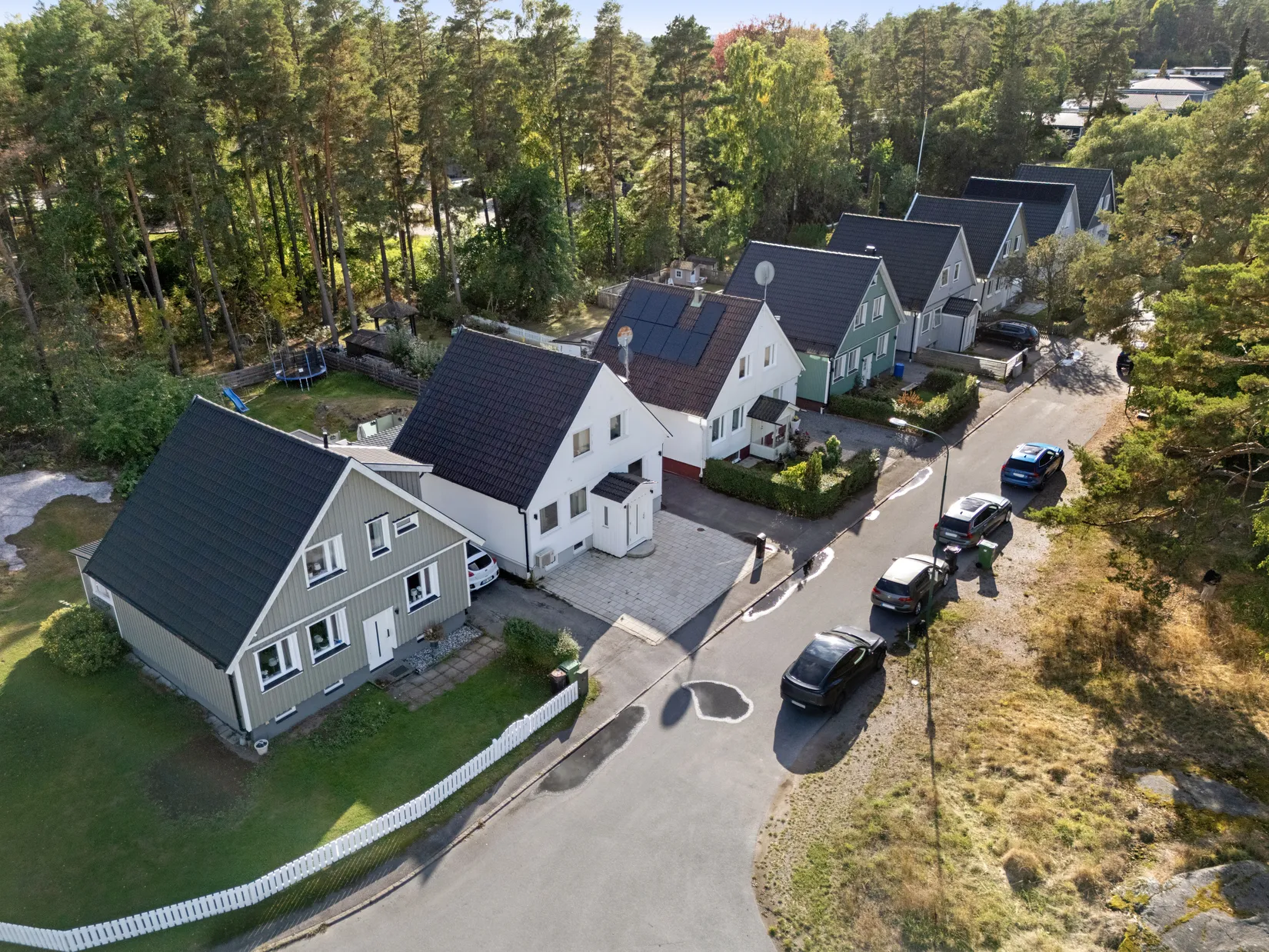 Radhus, Tvåspannsvägen 17, Jakobsberg, Järfälla