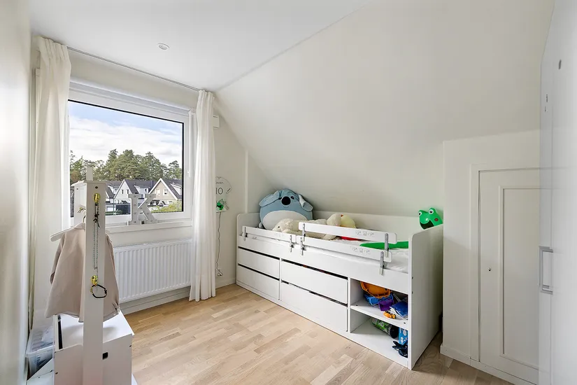 Radhus, Tvåspannsvägen 17, Jakobsberg, Järfälla