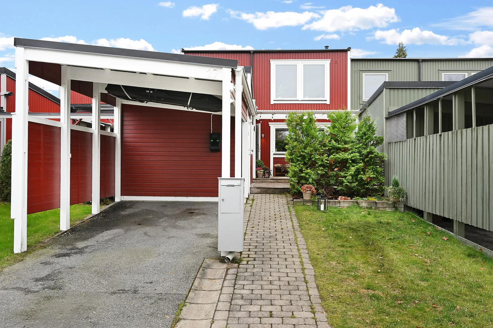 Radhus, Öringe Strandväg 27, Öringe, Tyresö