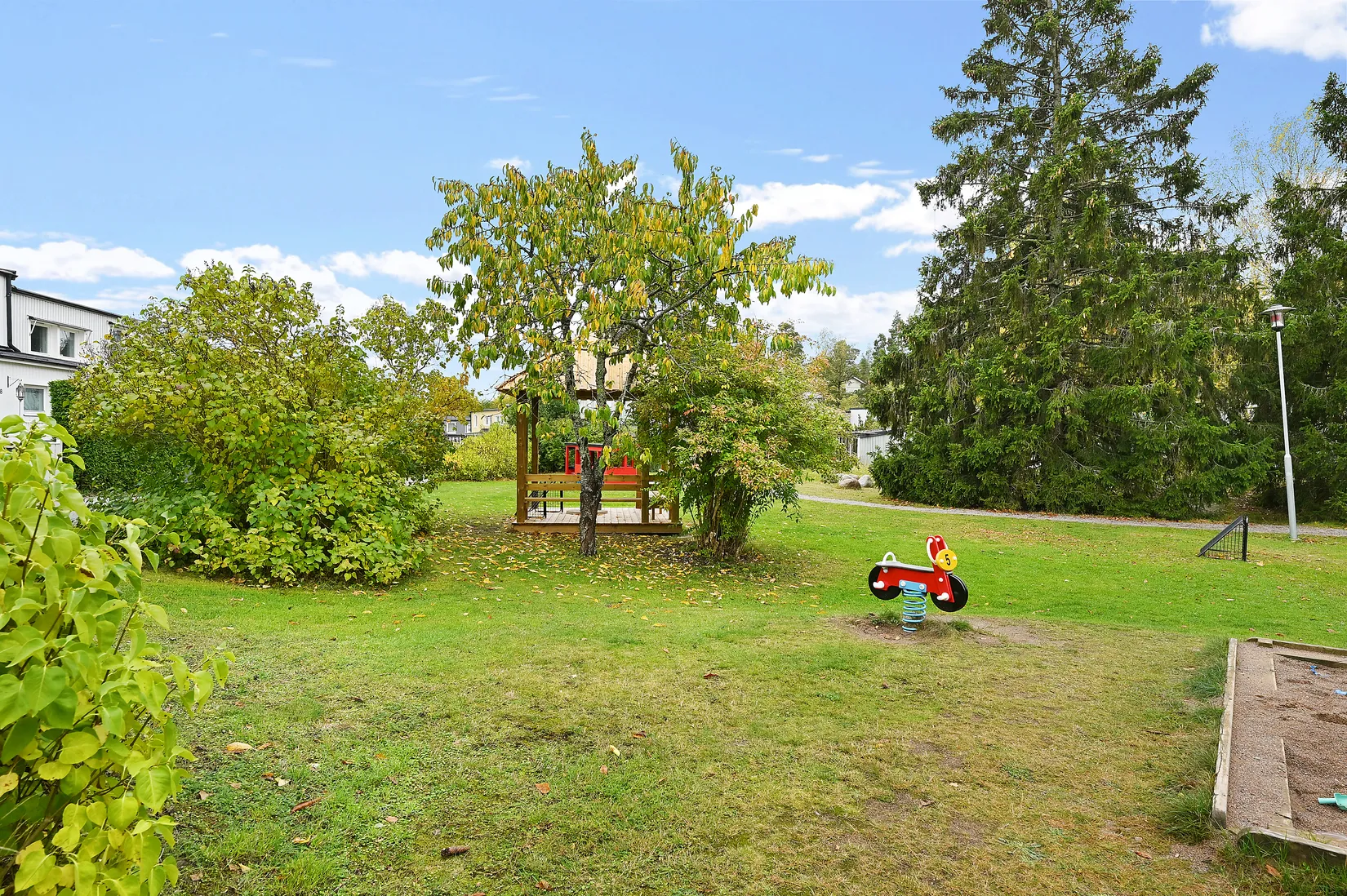 Radhus, Öringe Strandväg 27, Öringe, Tyresö