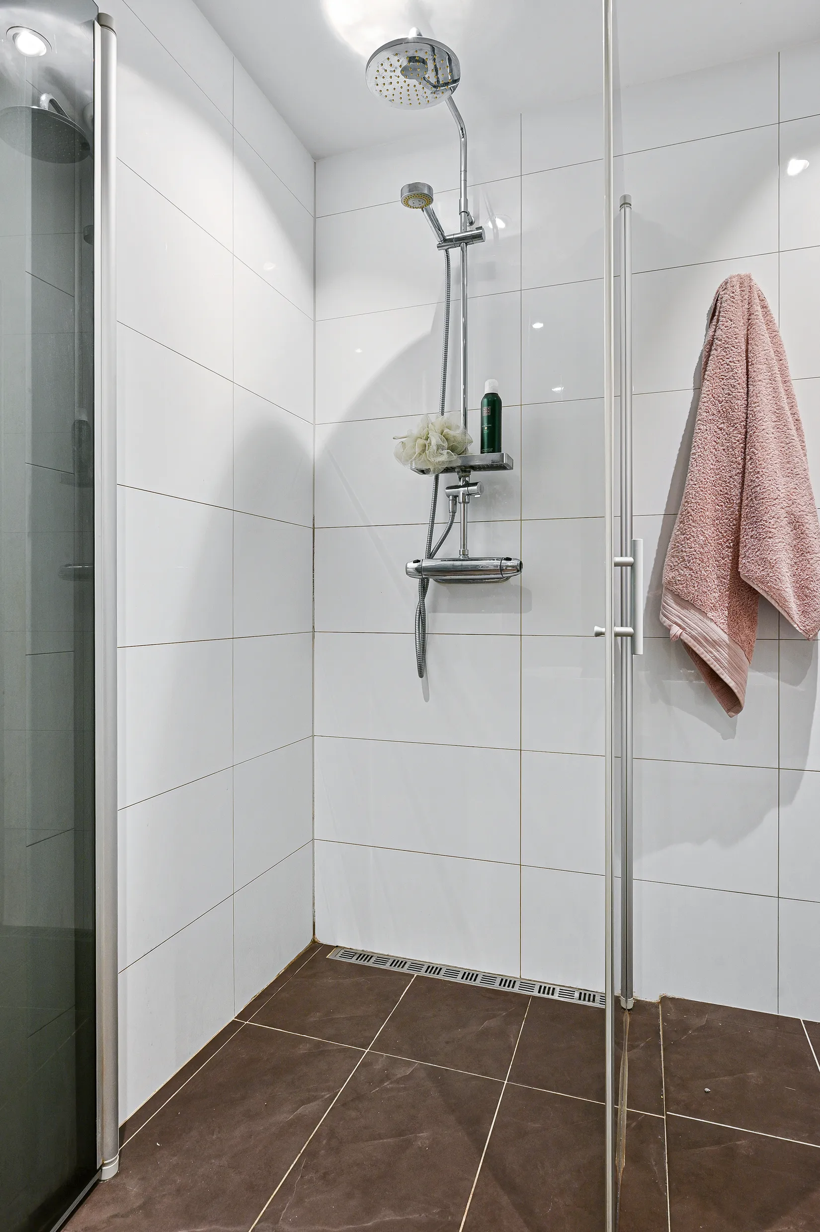 Radhus, Öringe Strandväg 27, Öringe, Tyresö