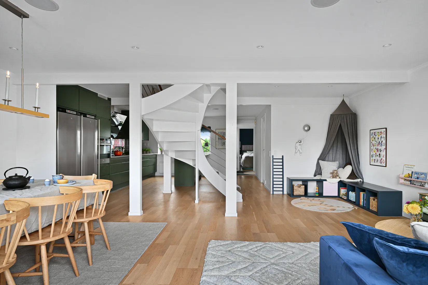 Radhus, Öringe Strandväg 27, Öringe, Tyresö