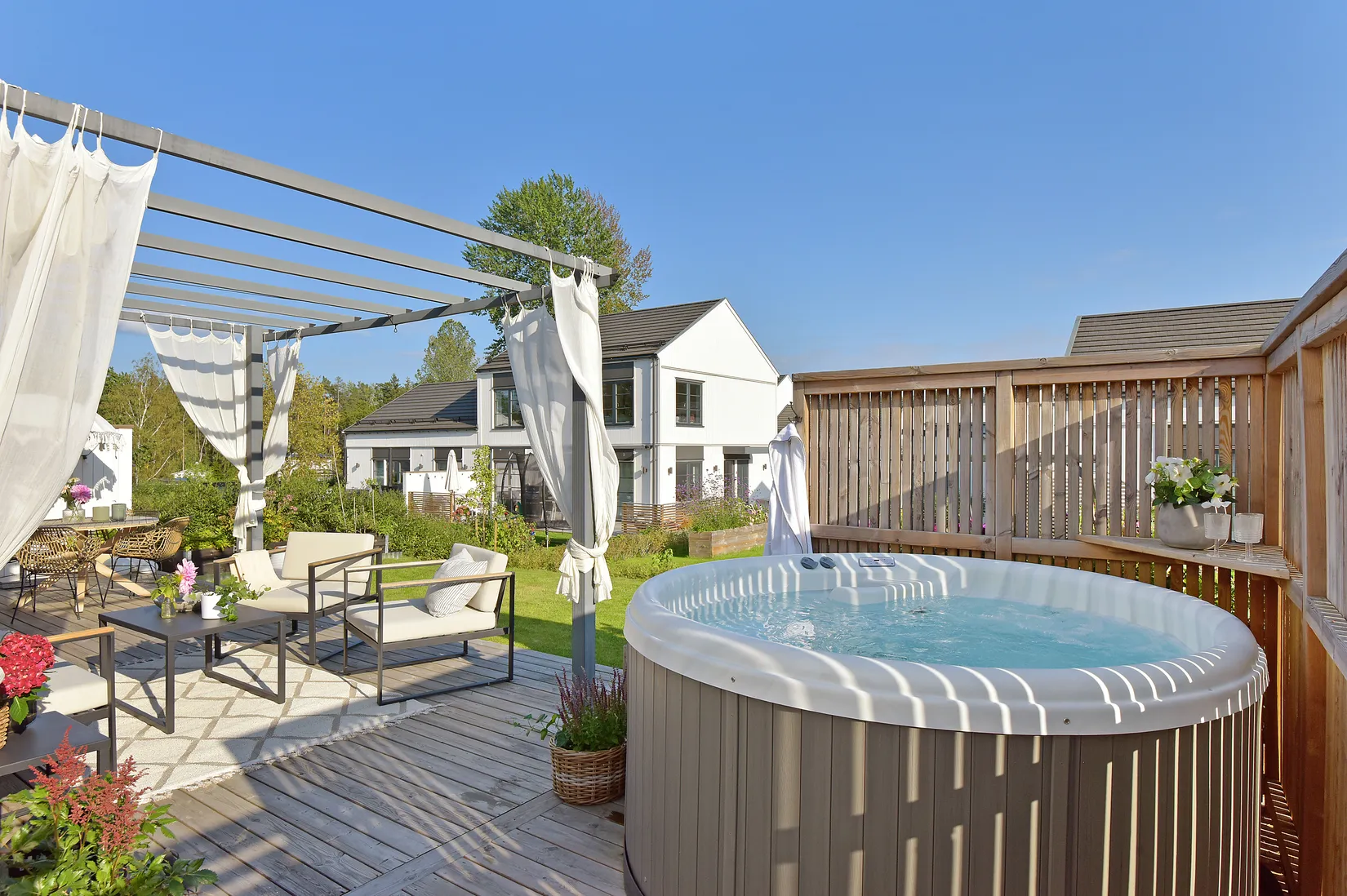 Radhus, Södervägen 27B, Högmora, Huddinge